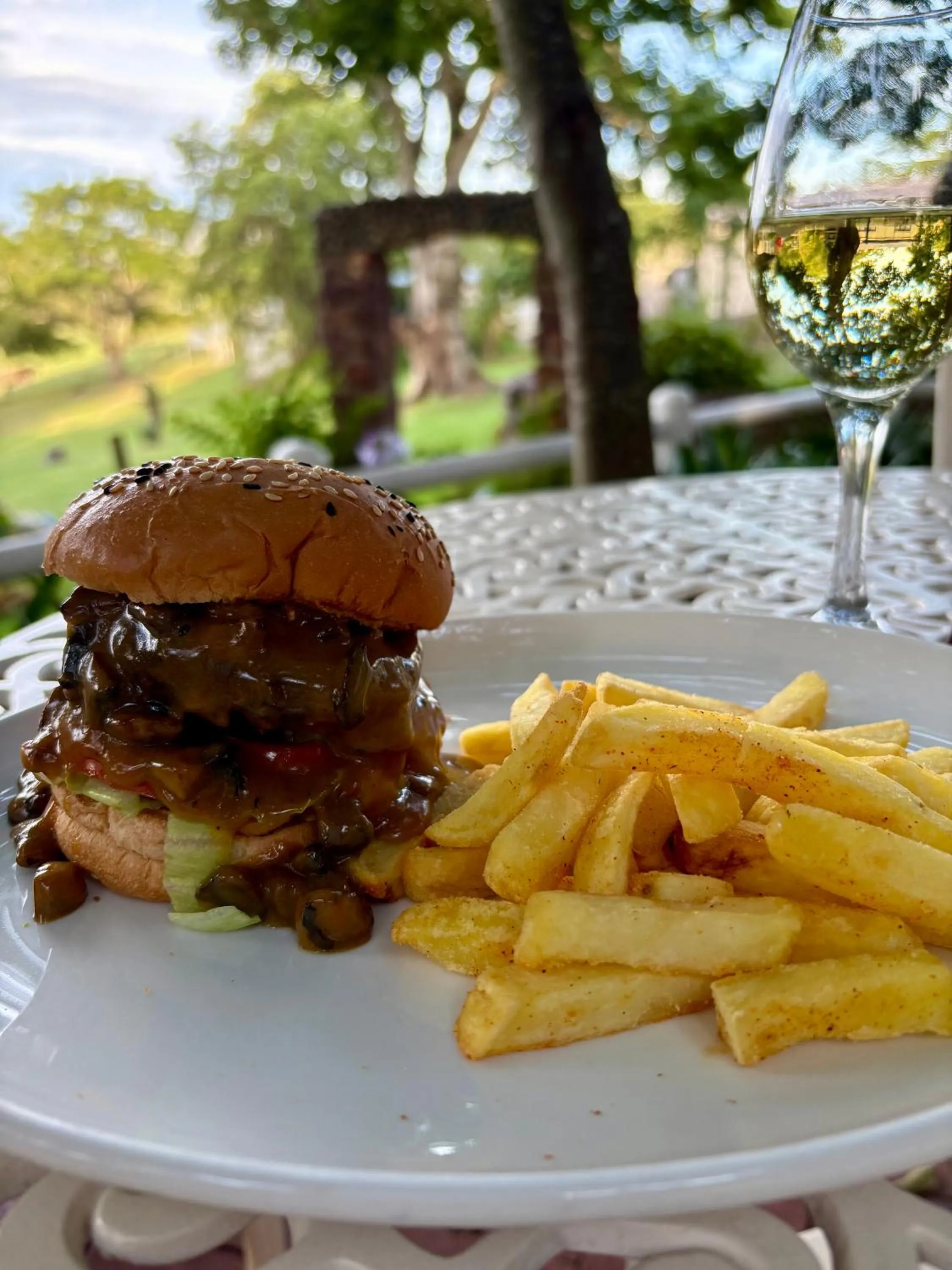 Restaurant/places to eat in Eight Bells Mountain Inn