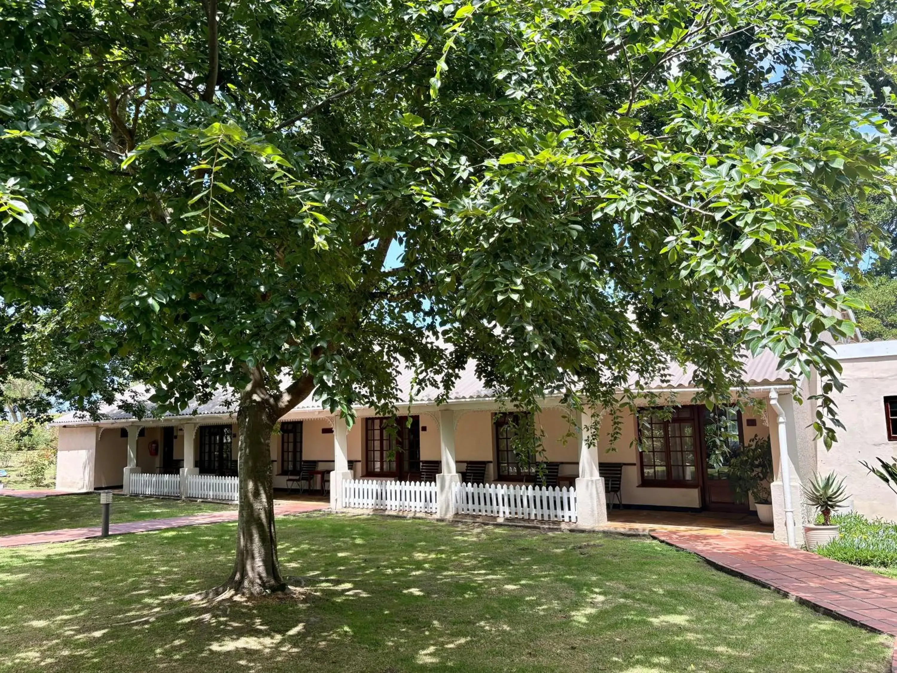 Deluxe Double or Twin Room with Garden View - single occupancy in Eight Bells Mountain Inn Deluxe Double or Twin Room with Garden View - single occupancy in Eight Bells Mountain Inn