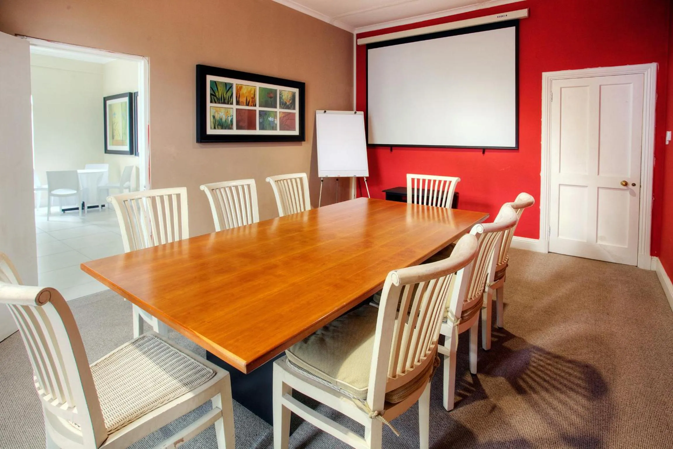 Business facilities in 39 on Church