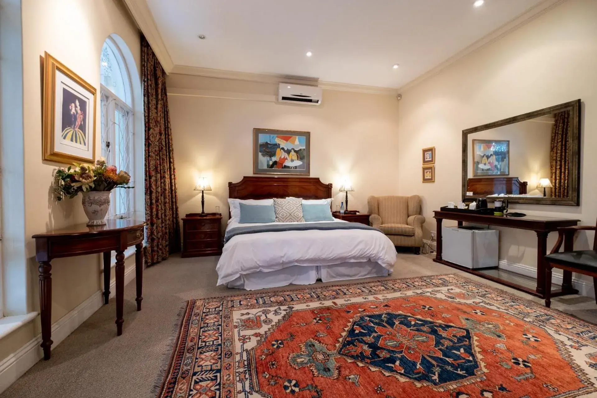 Deluxe King Room in 39 on Church Deluxe King Room in 39 on Church