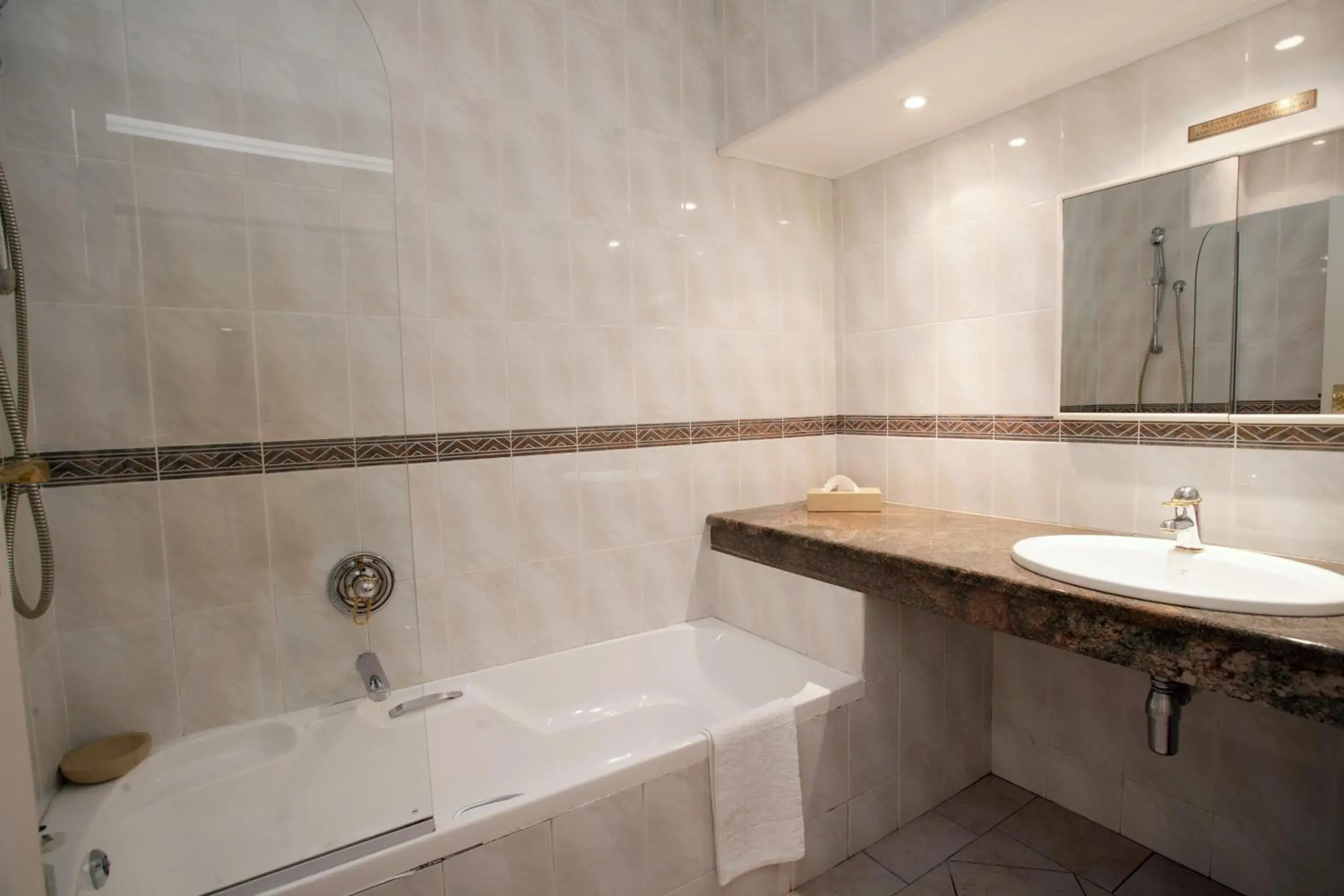 Deluxe Twin Room in 39 on Church Deluxe Twin Room in 39 on Church