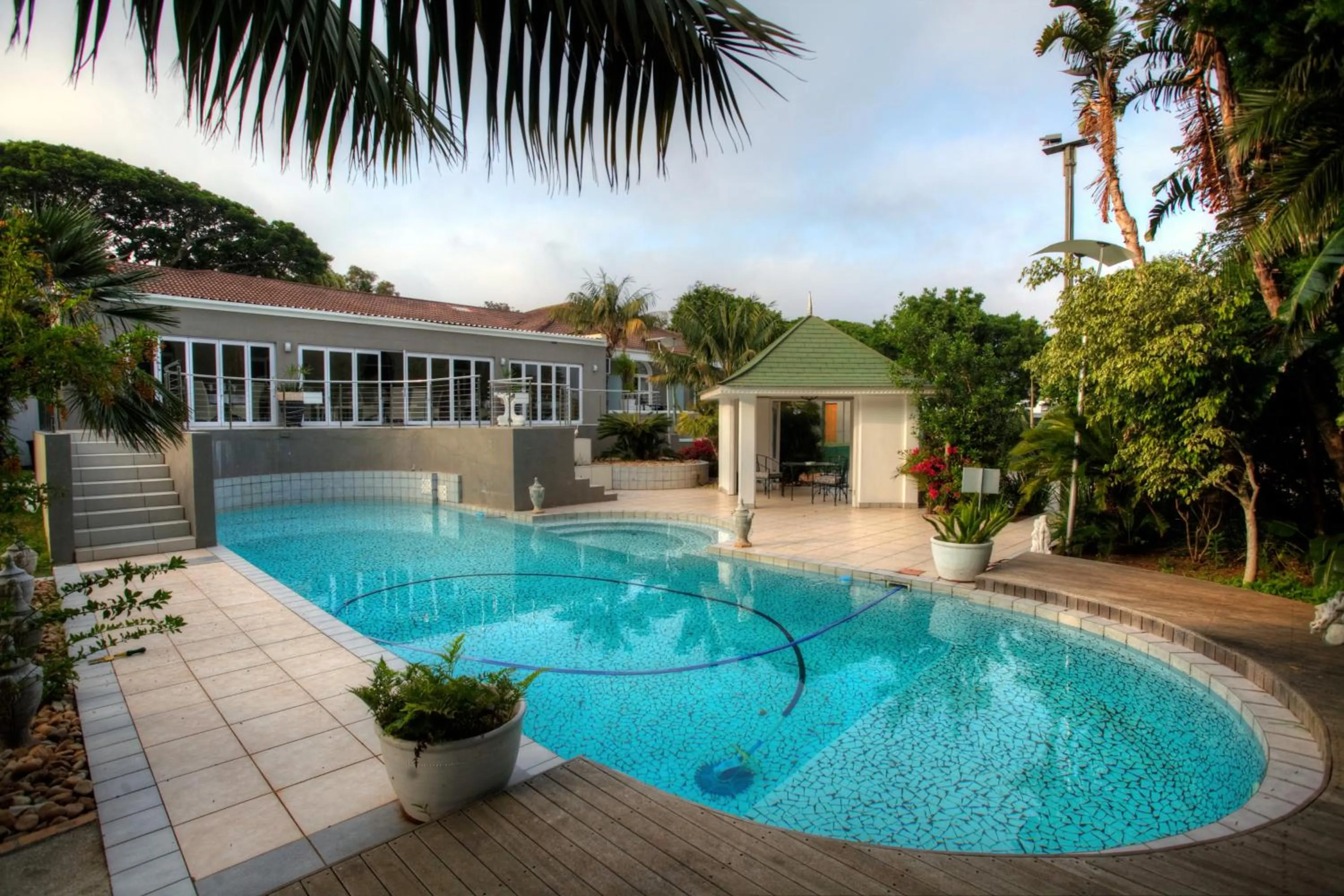 Property building in 39 on Church