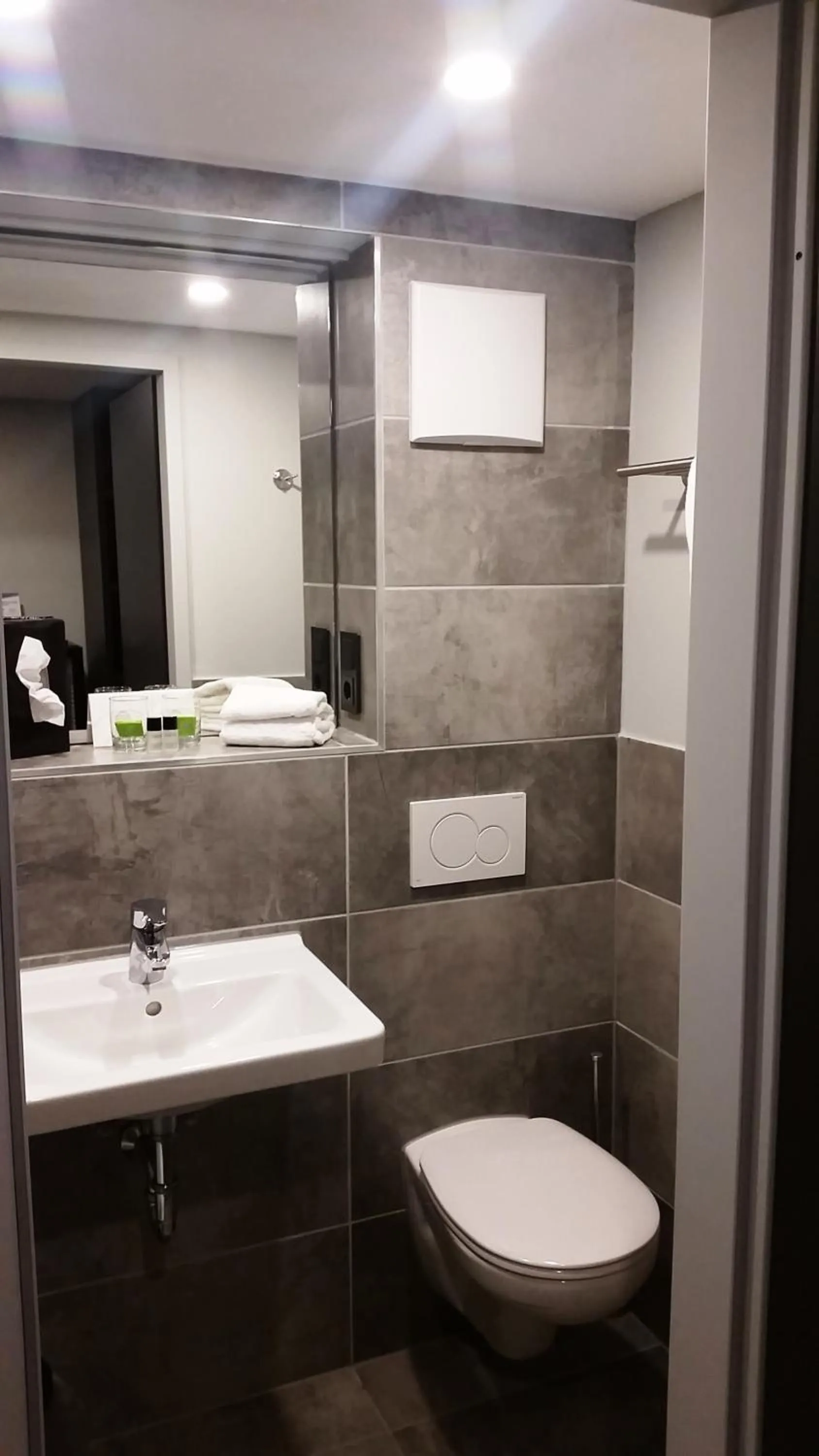 Bathroom in ARRIVEL Hotel Kirchheim - bisher Novitel