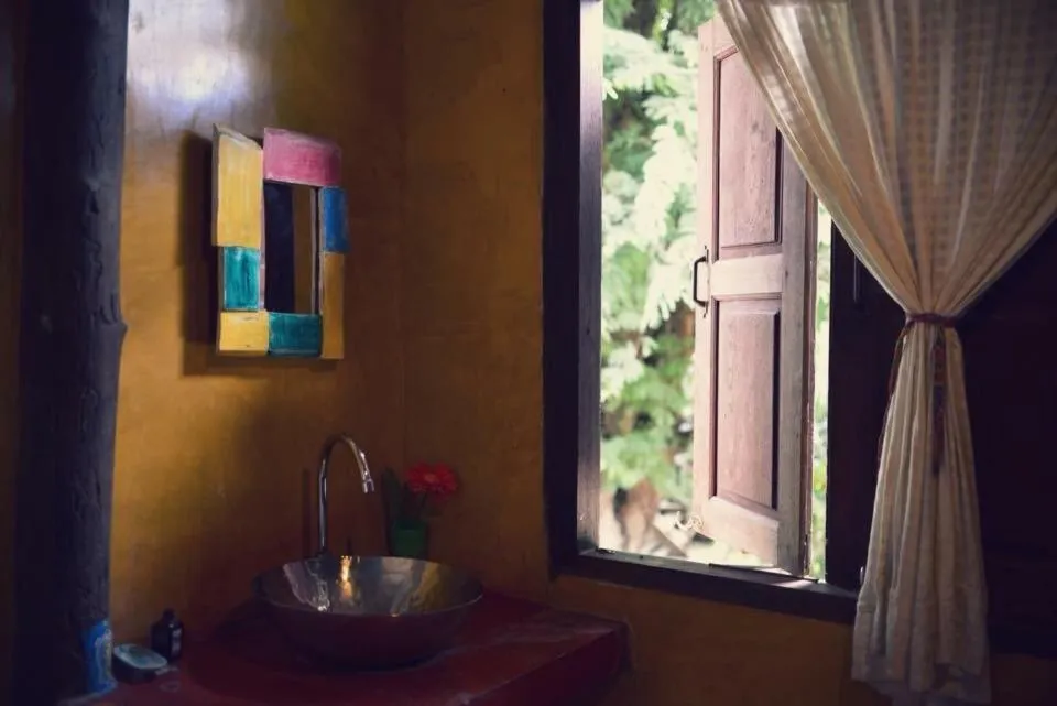 Bathroom in Sawasdeepai River Resort