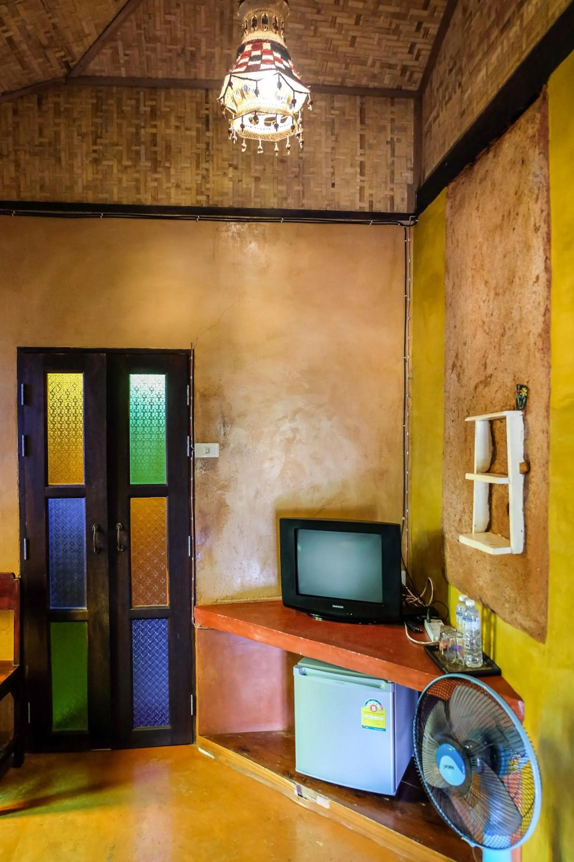 Sawasdeepai River Resort