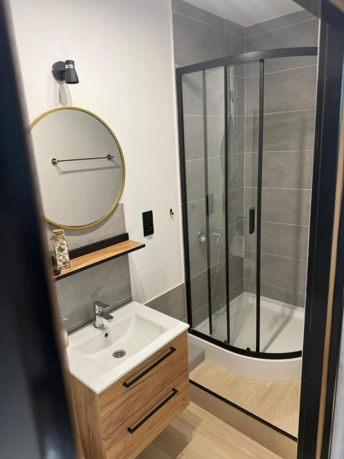 Rynek 14 - Pokoje hotelowe - Cafe&Restaurant - Parking - OrangeTV