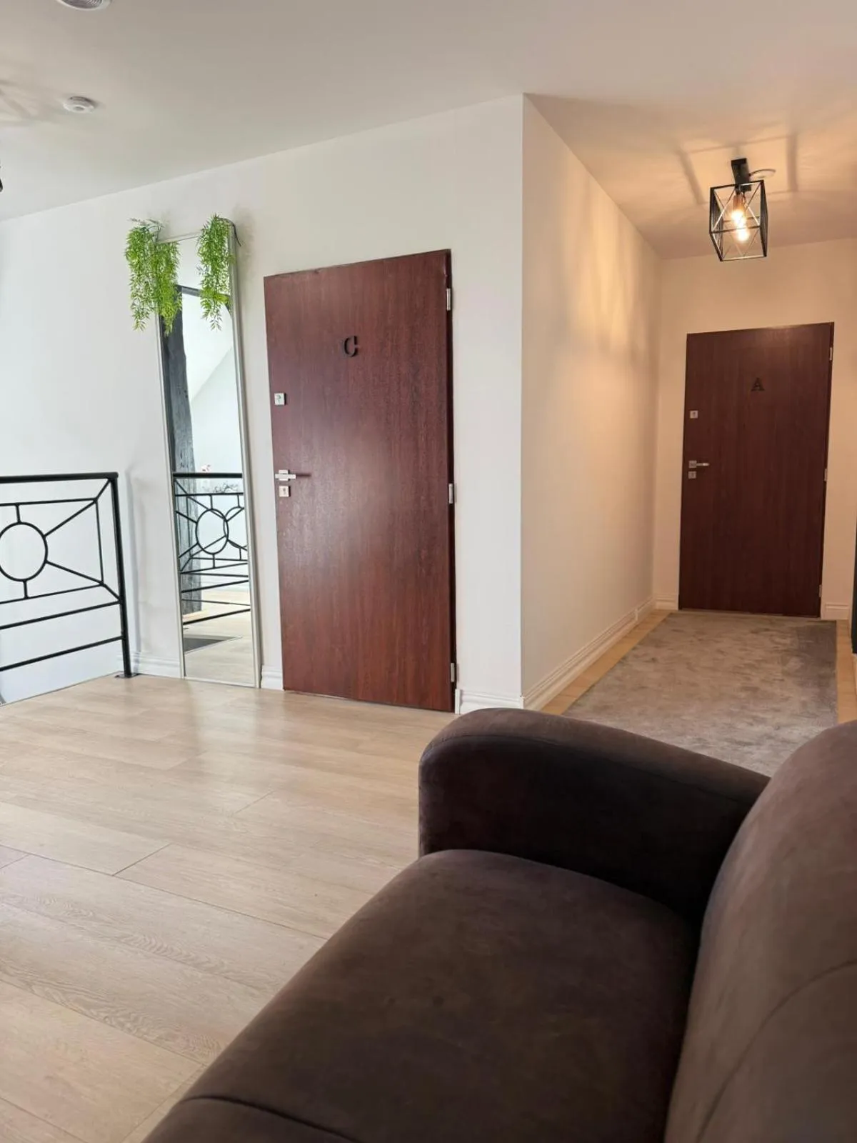 Rynek 14 - Pokoje hotelowe - Cafe&Restaurant - Parking - OrangeTV