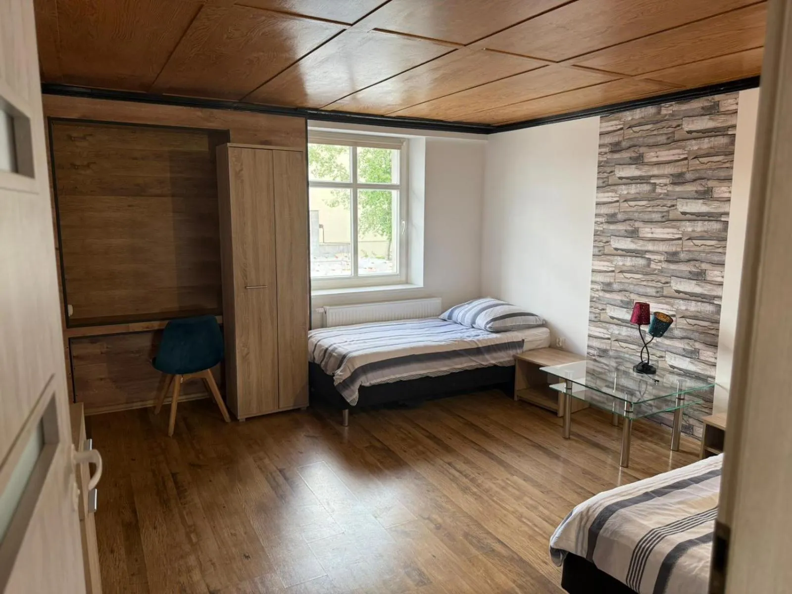 Bed in Rynek 14 - Pokoje hotelowe - Cafe&Restaurant - Parking - OrangeTV