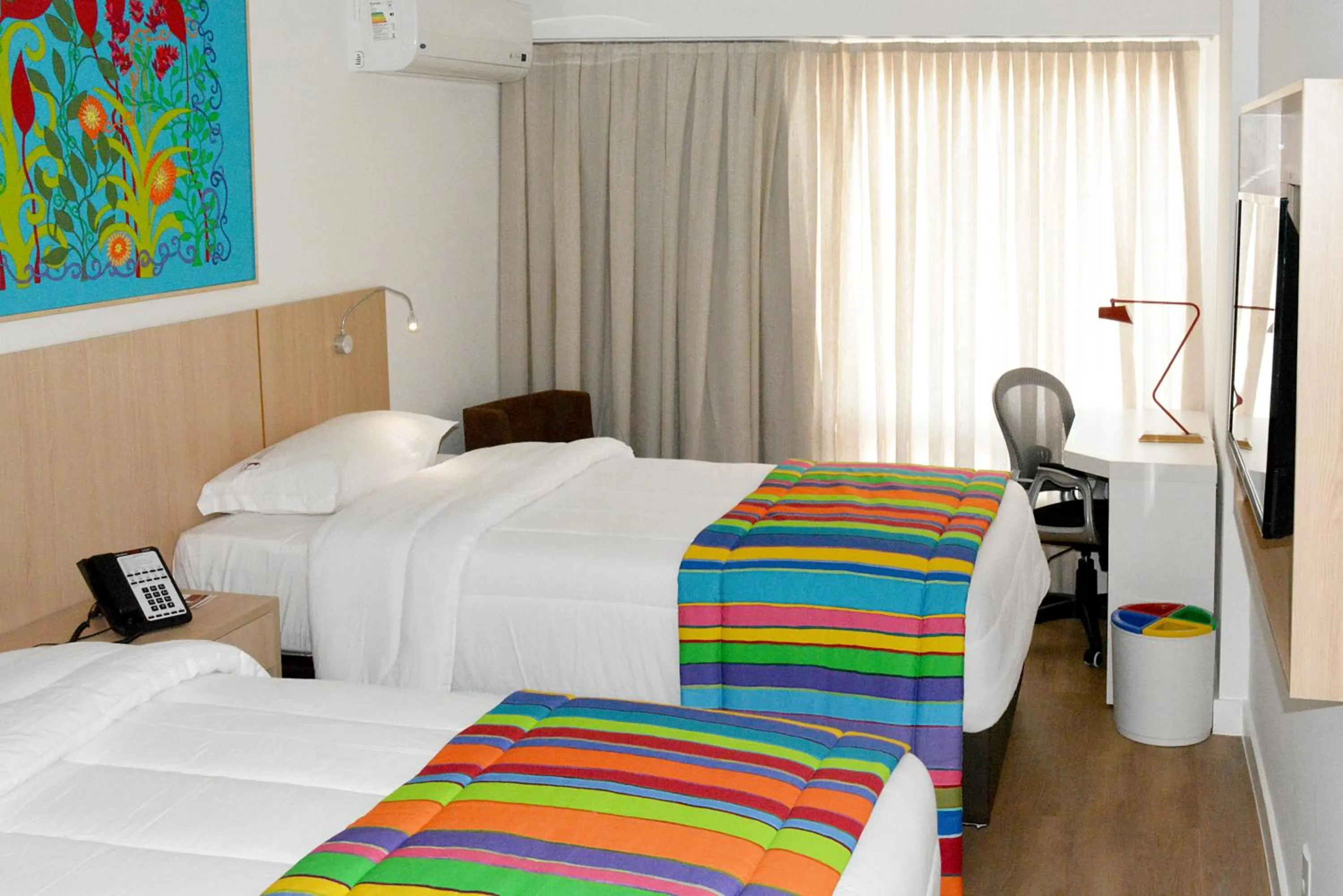 Bedroom, Bed in Royalty Rio Hotel