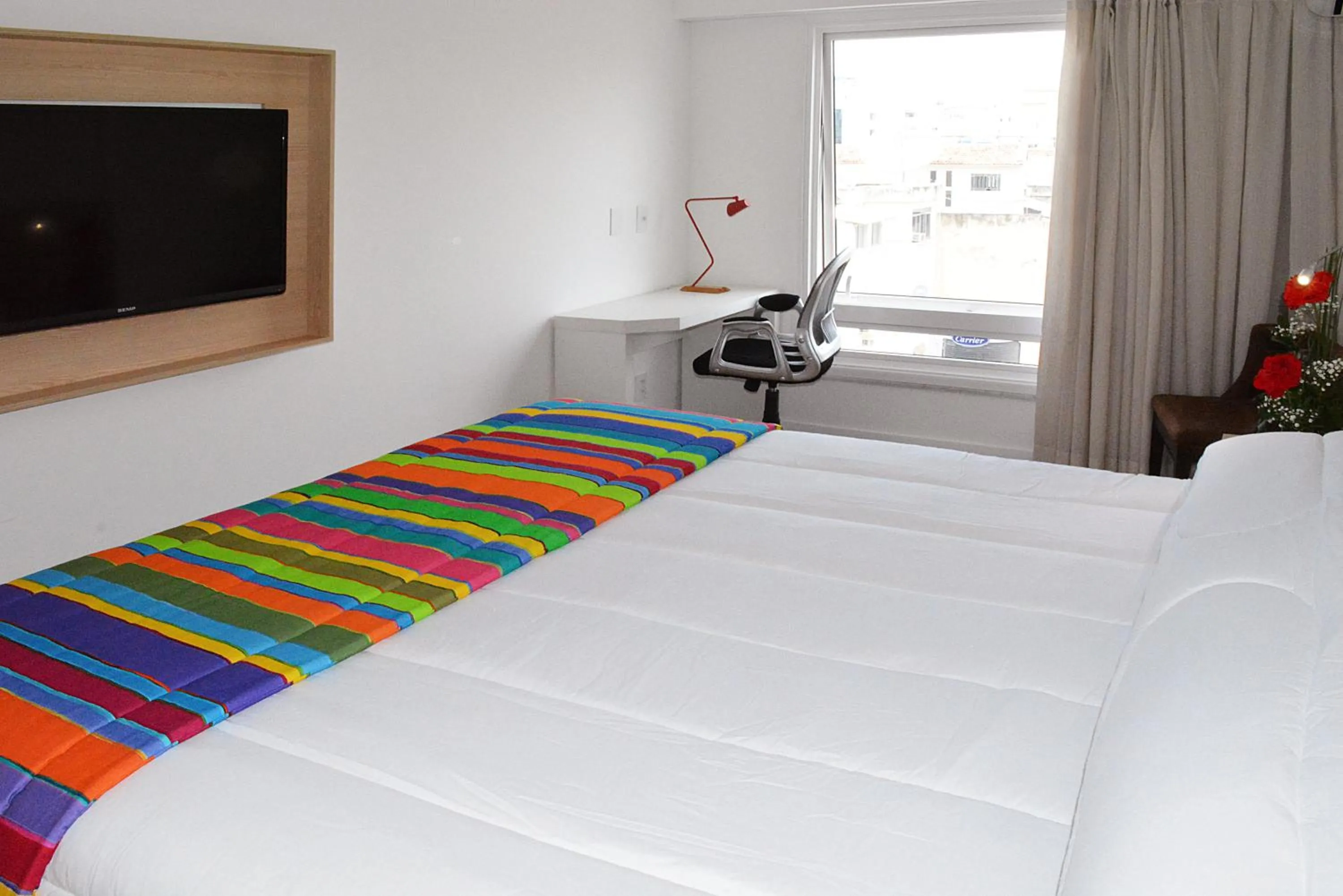 Bedroom, Bed in Royalty Rio Hotel