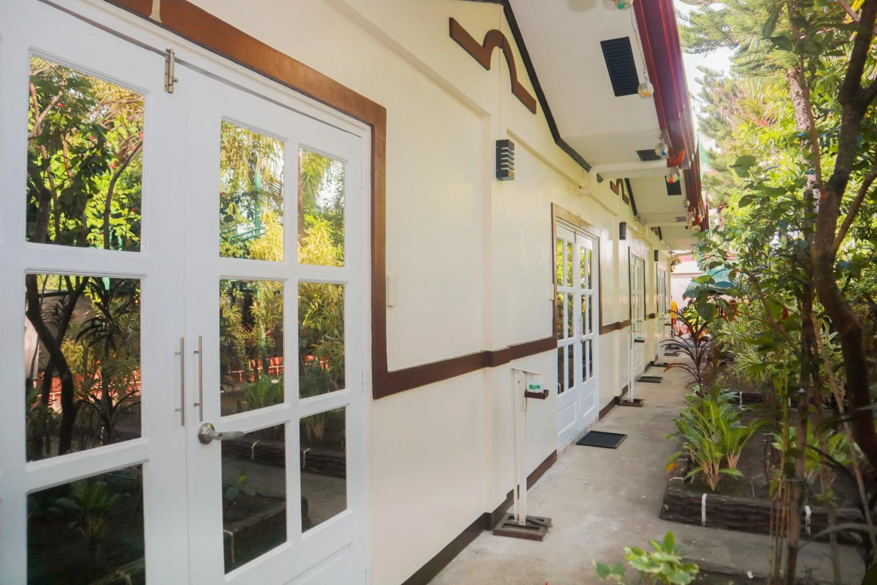 Property building in Olana Bed and Breakfast