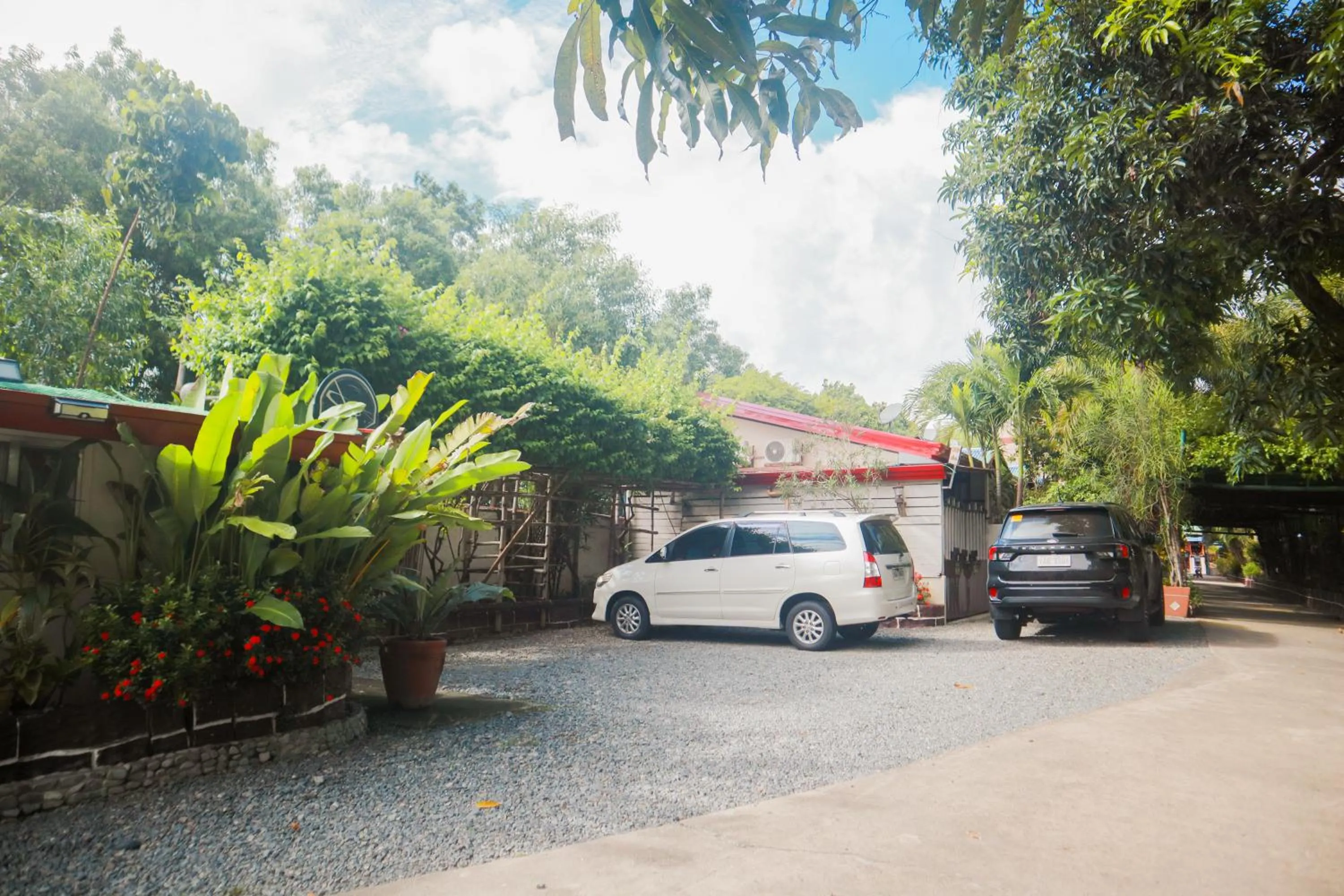 Property building in Olana Bed and Breakfast