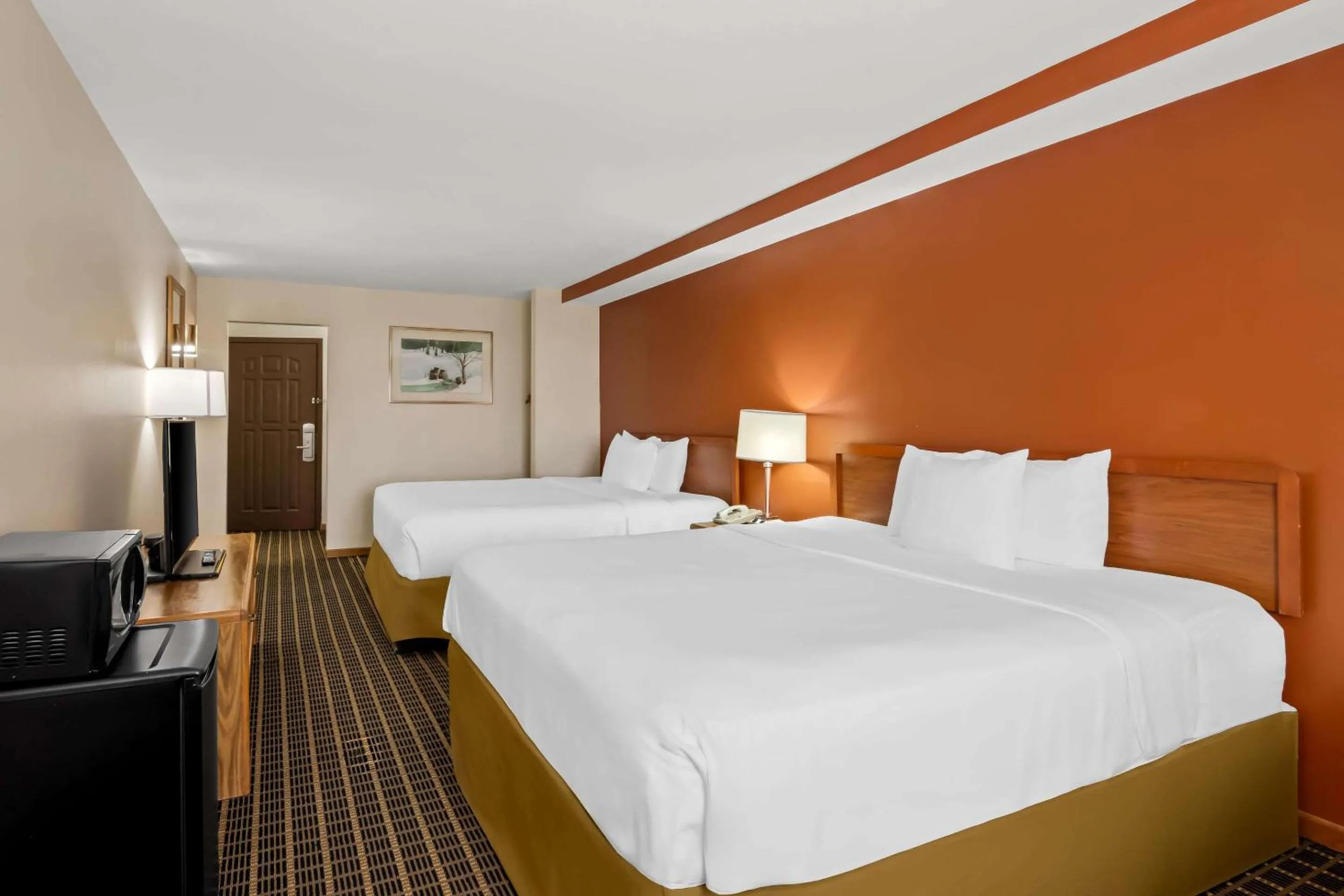 Bedroom, Bed in Econo Lodge Manistee