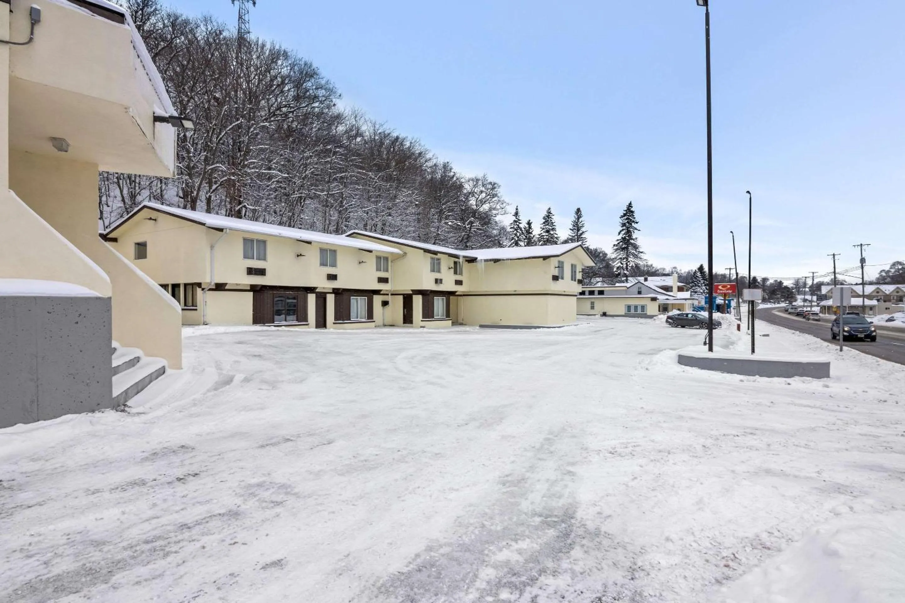 Property building in Econo Lodge Manistee