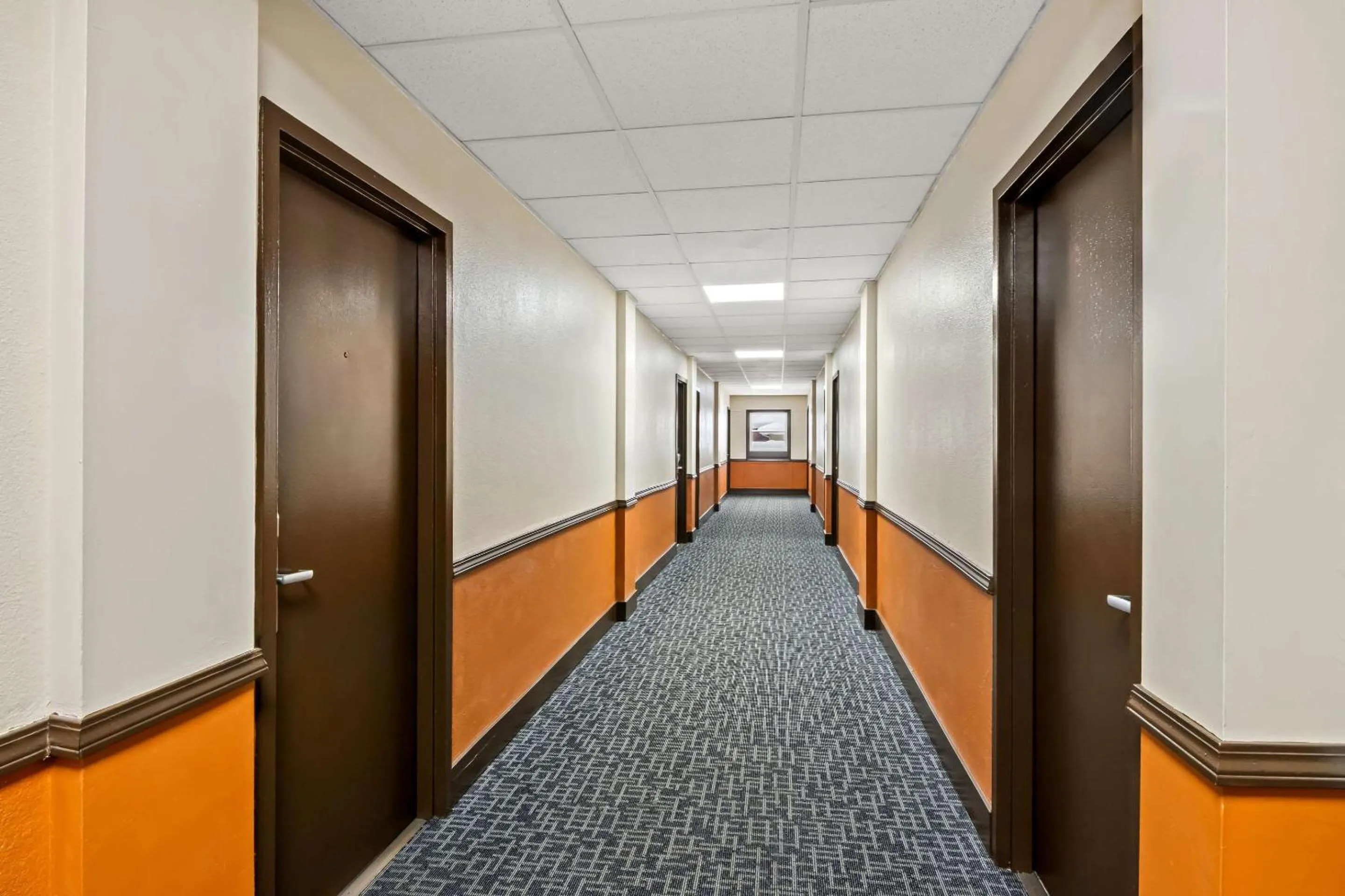 Property building in Econo Lodge Manistee