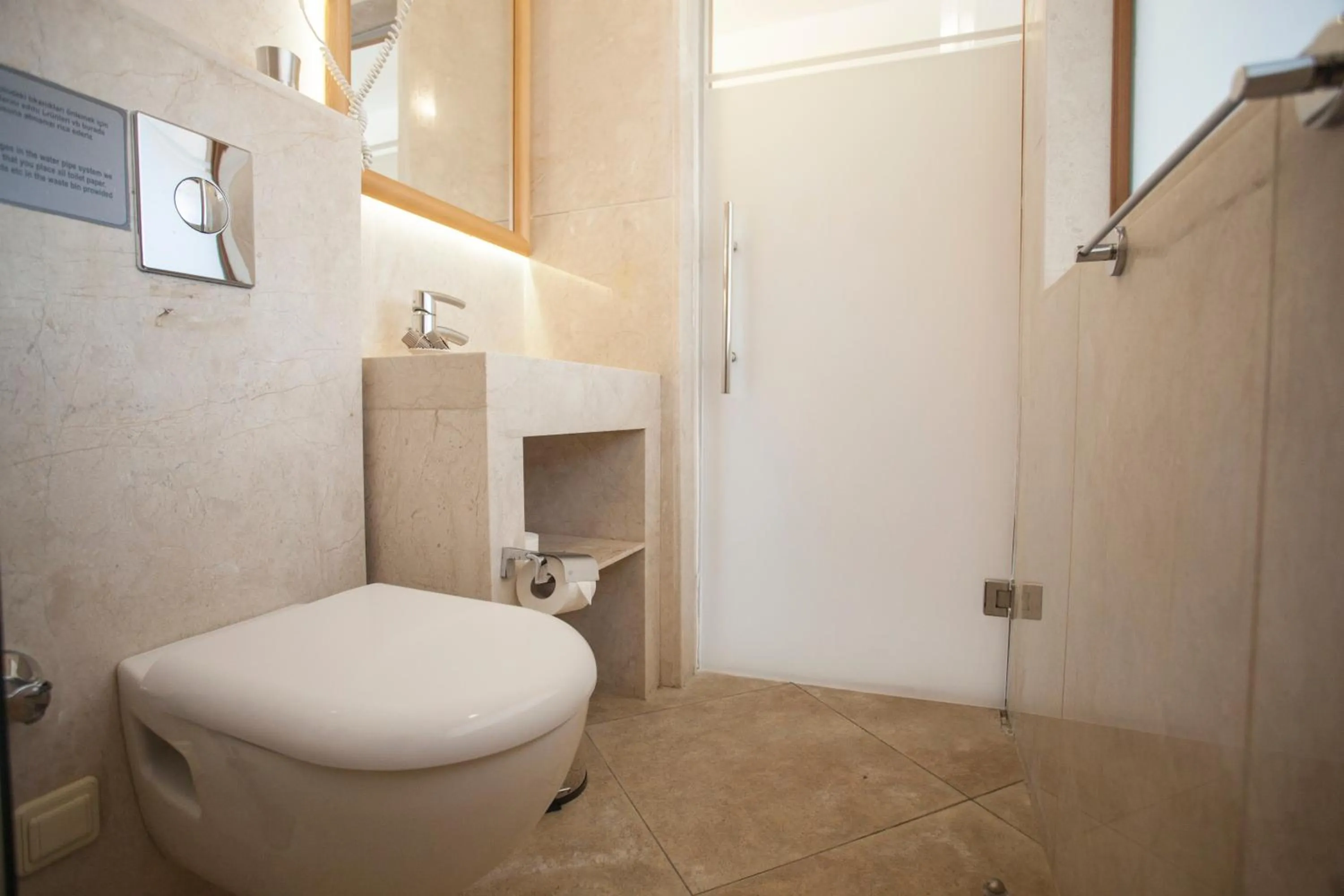 Shower in Mekvin Hotels Deniz Feneri Lighthouse