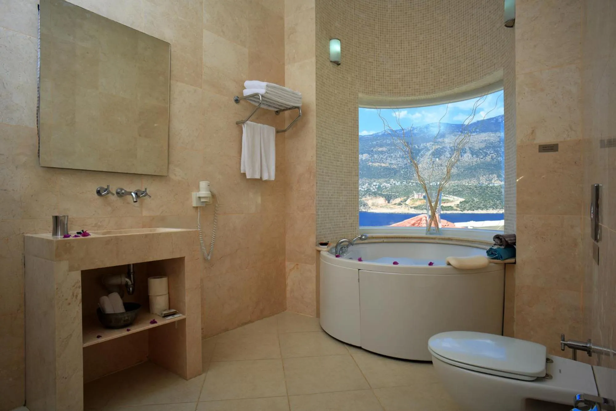 Toilet in Mekvin Hotels Deniz Feneri Lighthouse