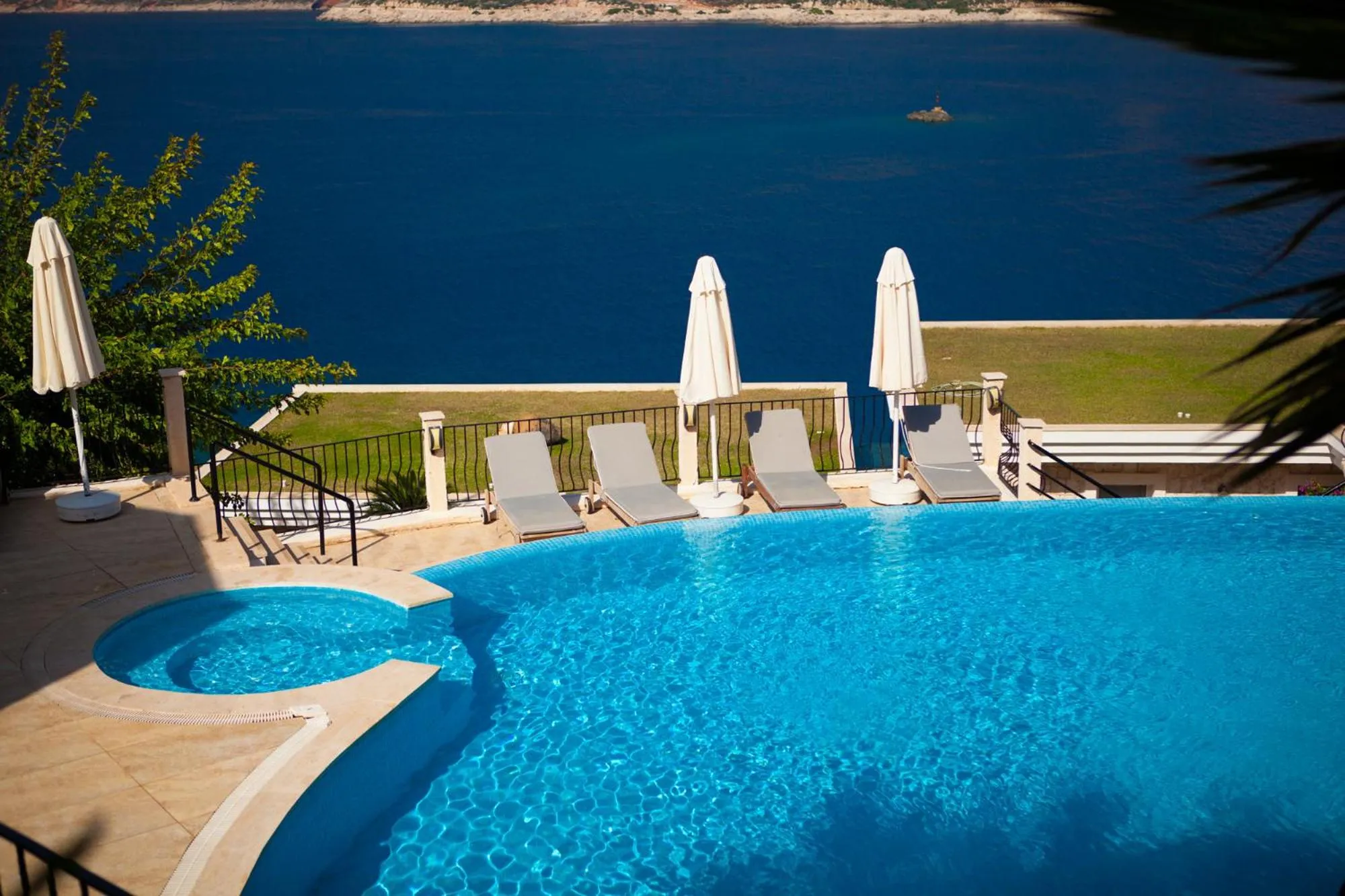 Day in Mekvin Hotels Deniz Feneri Lighthouse