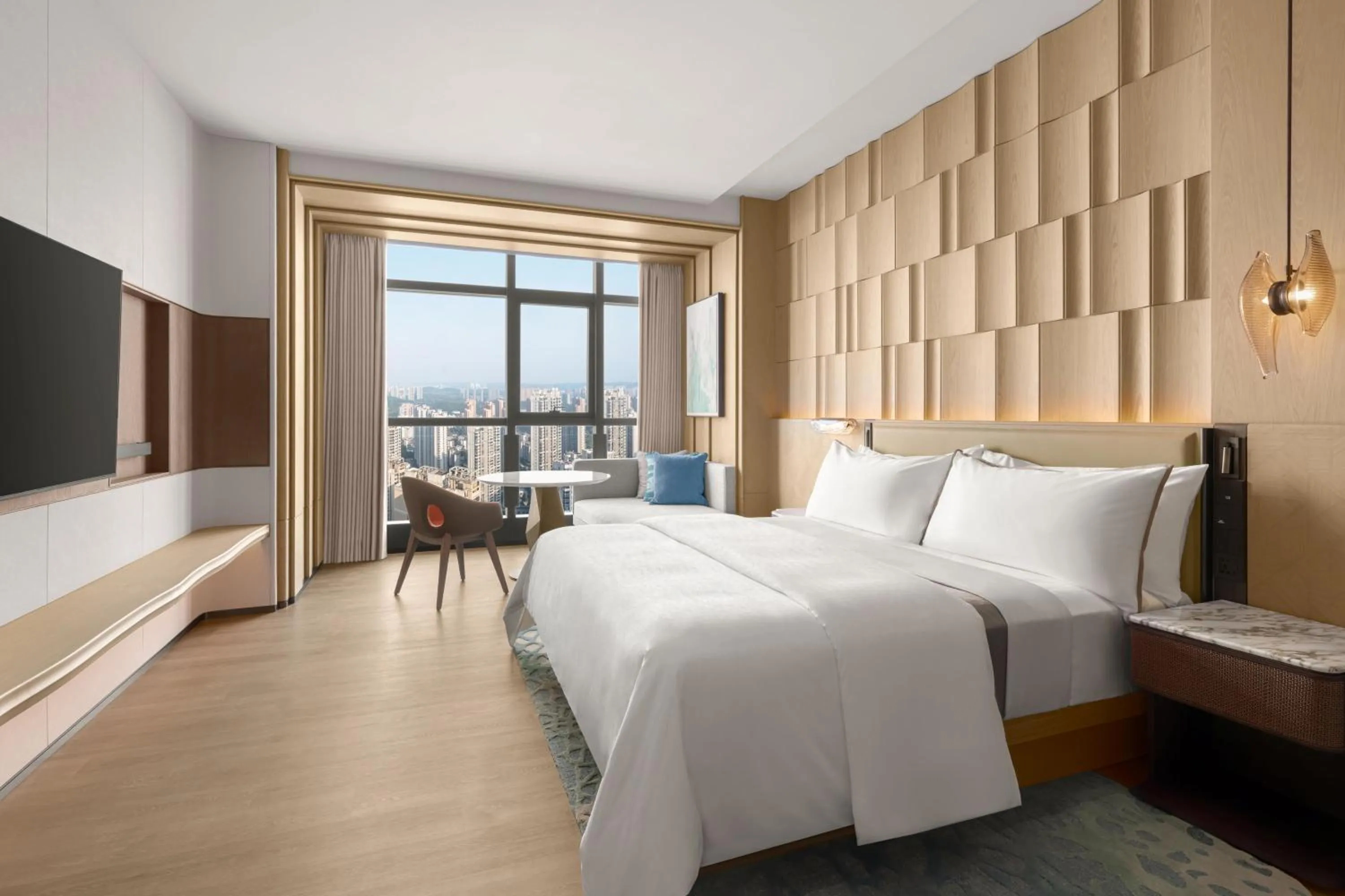 Photo of the whole room, Bed in The Westin Yichang
