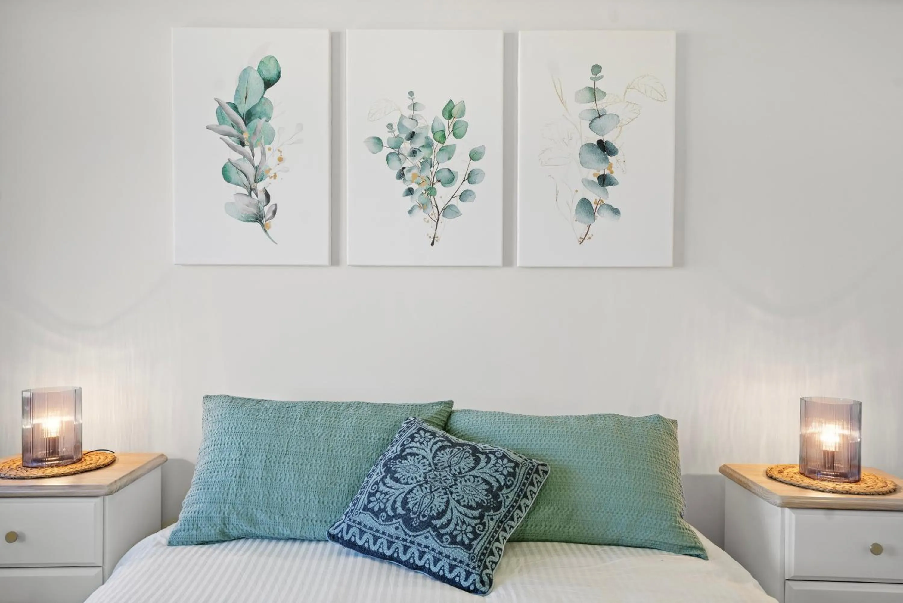 Bedroom, Bed in Burgess @ Kings Beach Apartments