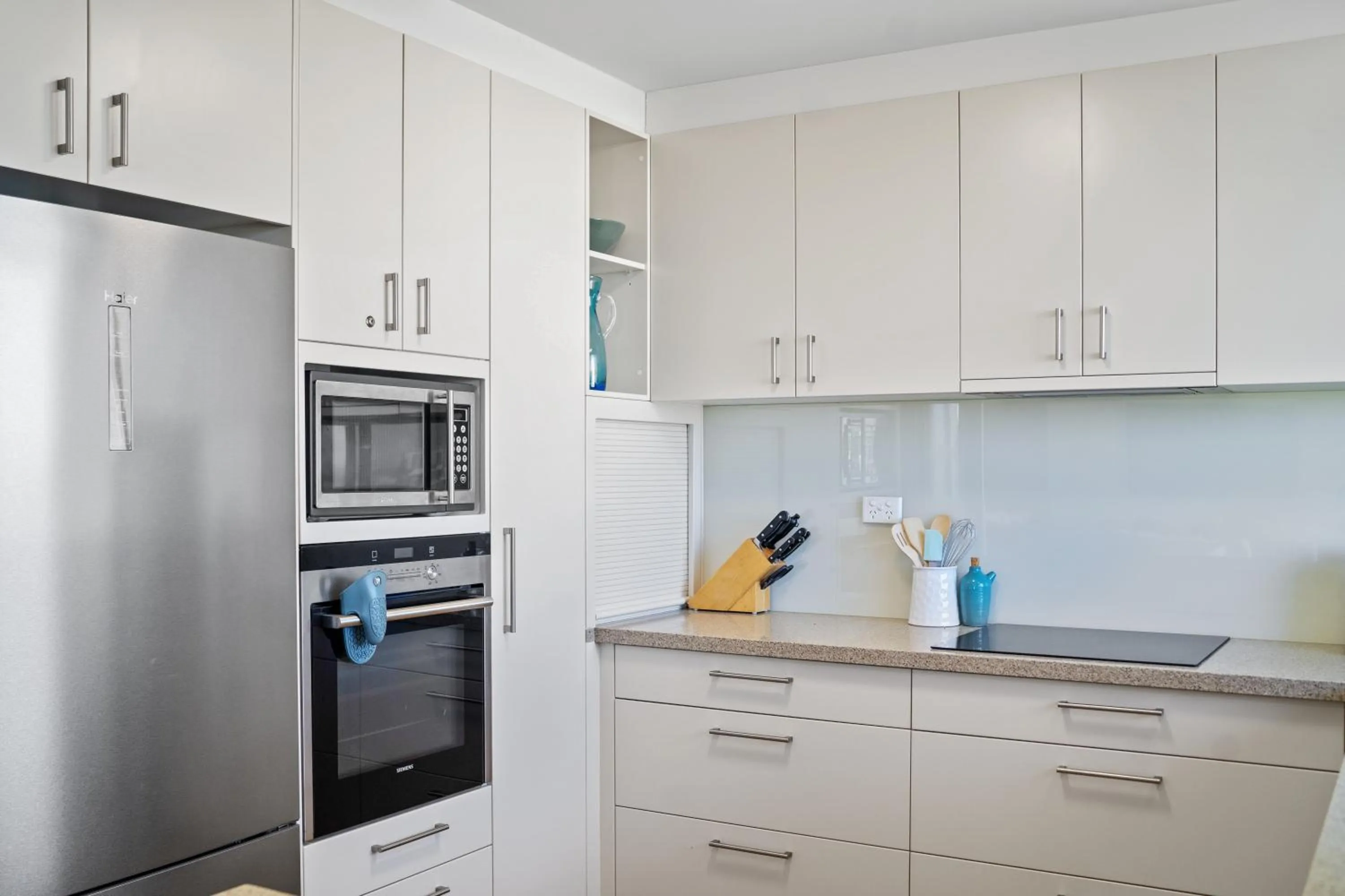 Kitchen or kitchenette in Burgess @ Kings Beach Apartments