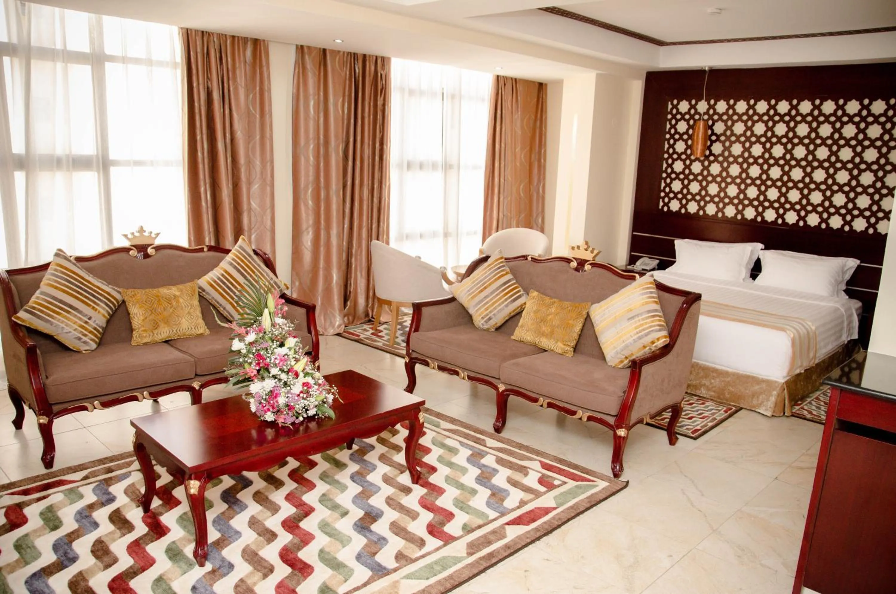 Living room in Saab Royale Hotel