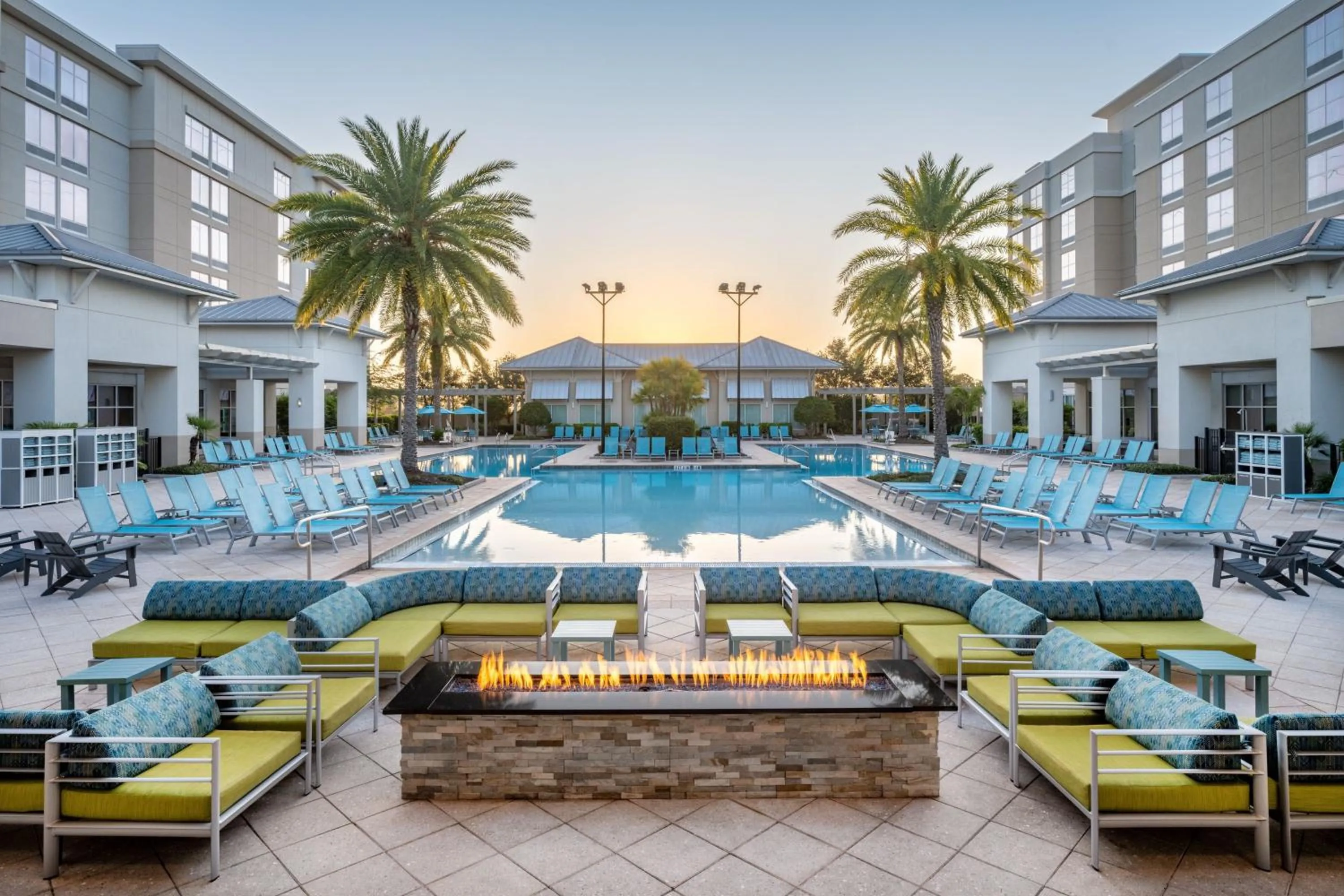 Swimming pool in SpringHill Suites by Marriott Orlando at FLAMINGO CROSSINGS Town Center-Western Entrance