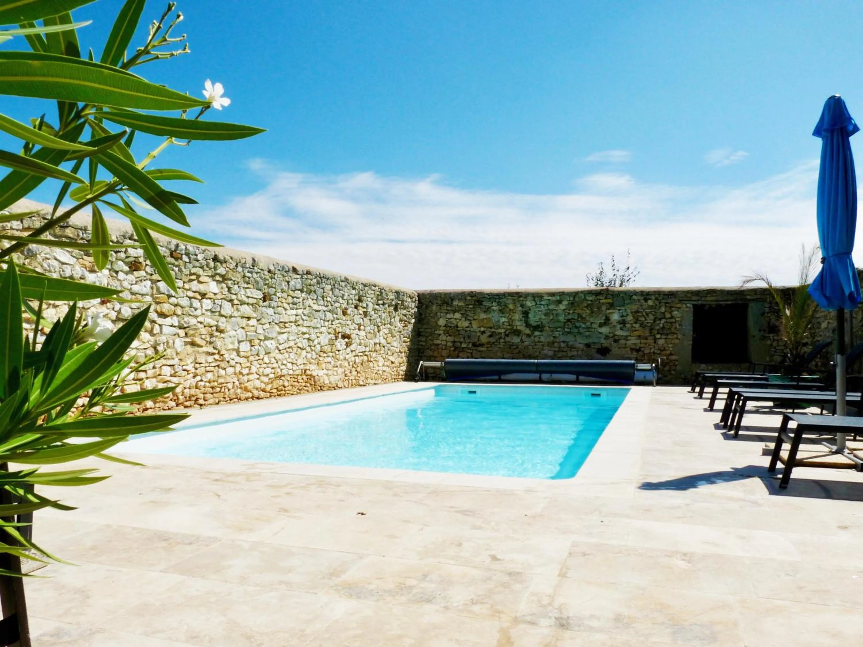 Swimming pool in La Ligne