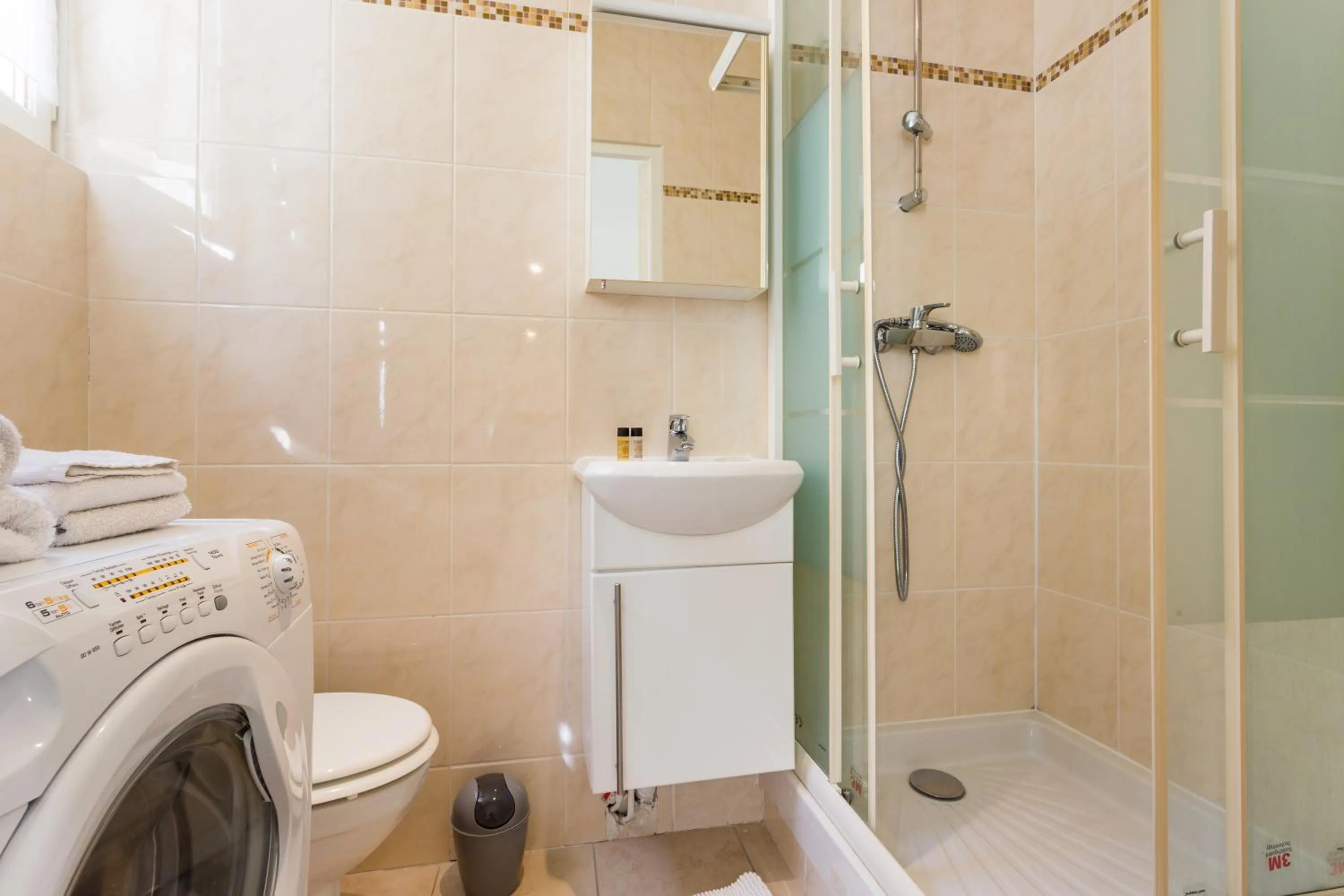 Shower in Apart By Jo