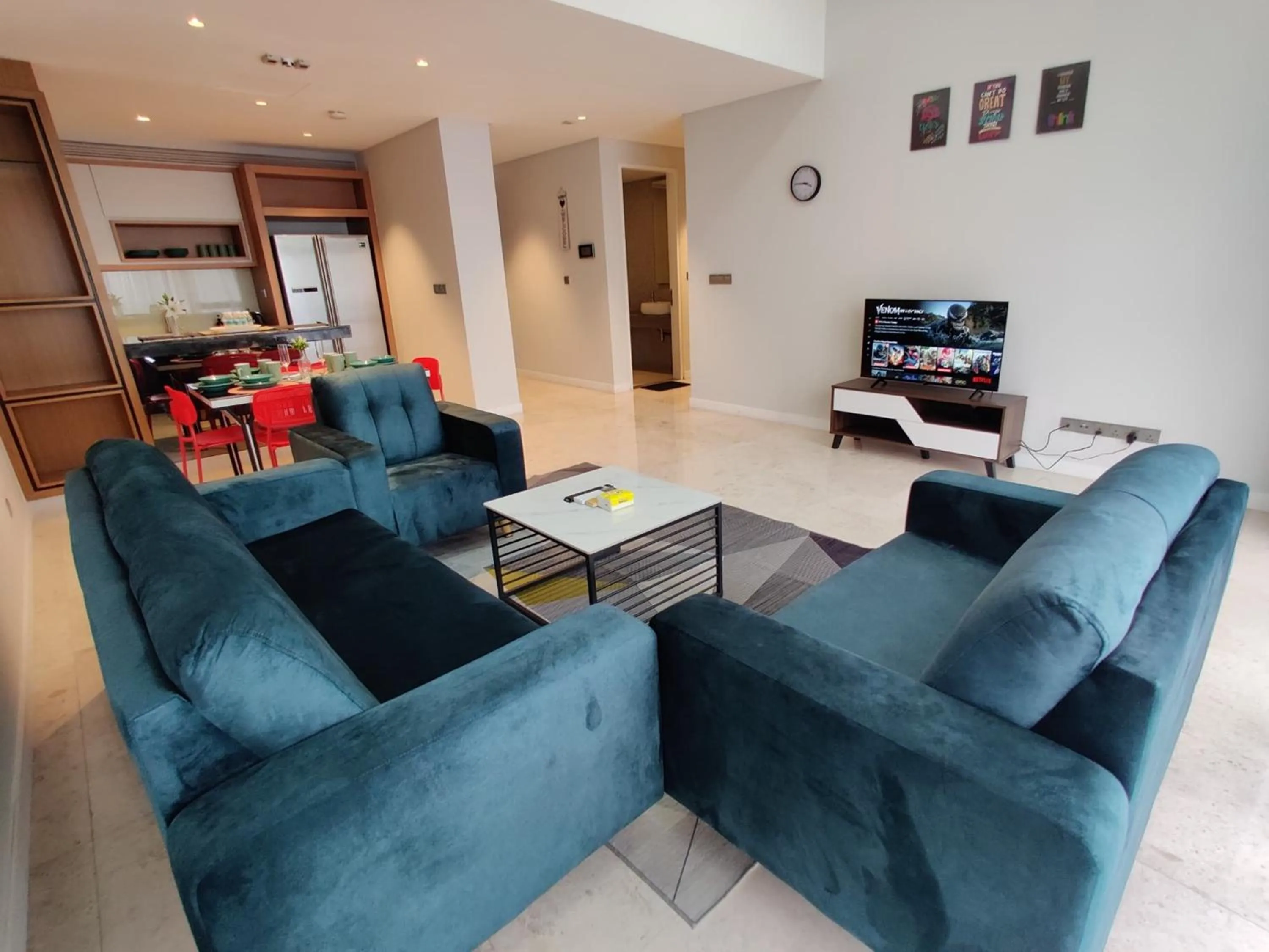 TV and multimedia in Leo Guesthouse at Anggun Residence Suite