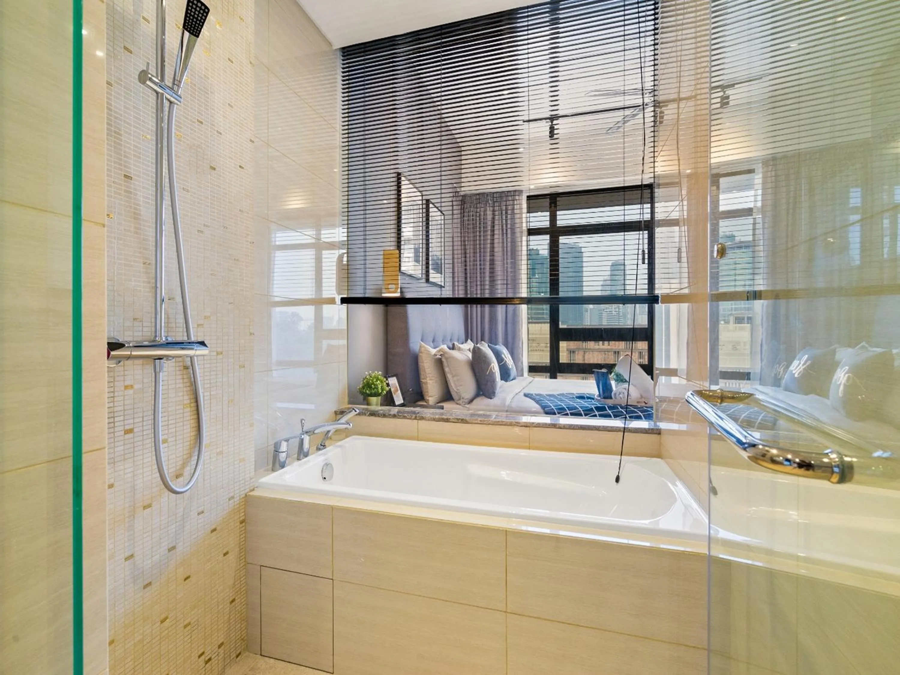 Bathroom in Leo Guesthouse at Anggun Residence Suite