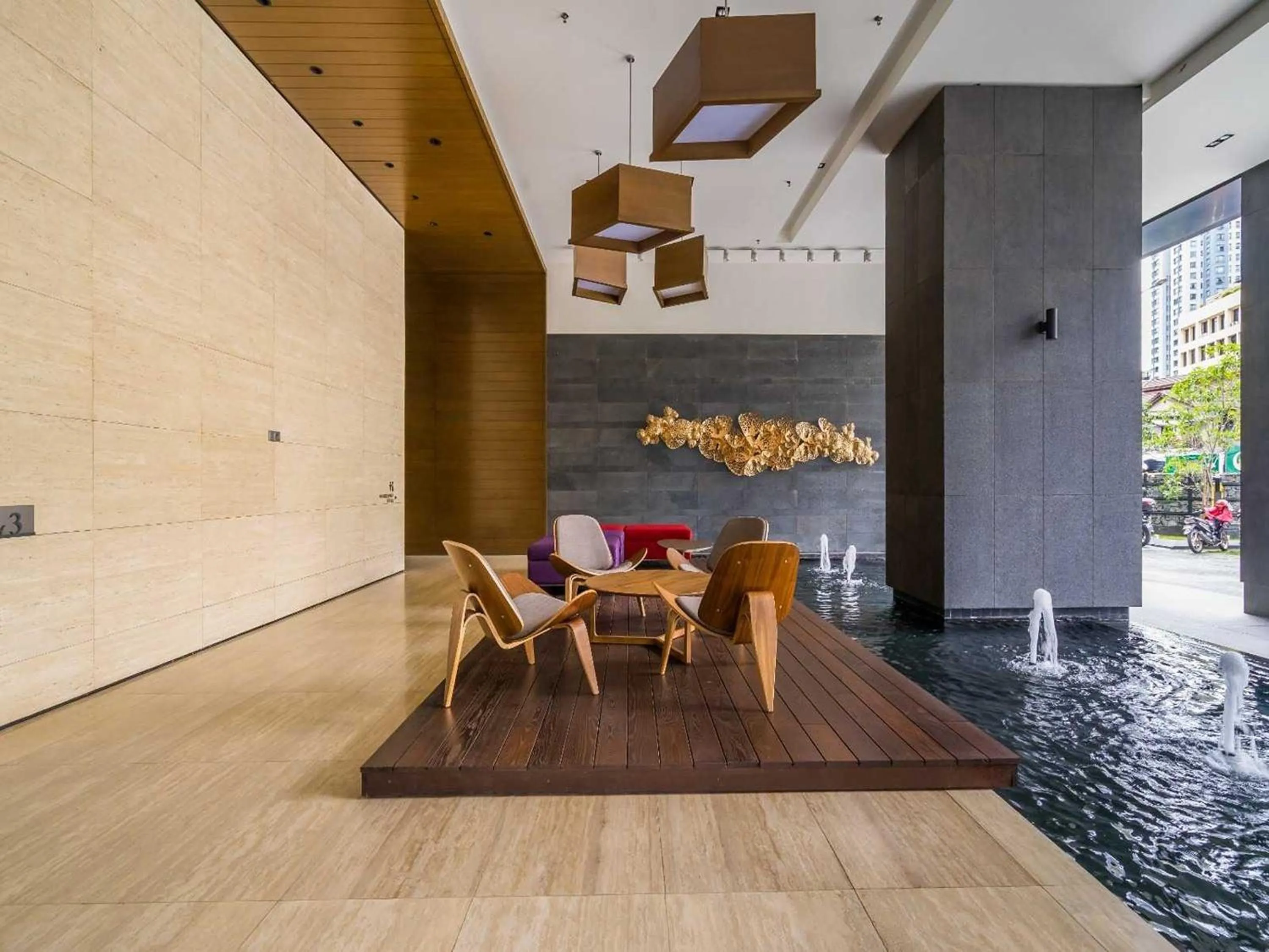 Seating area in Leo Guesthouse at Anggun Residence Suite