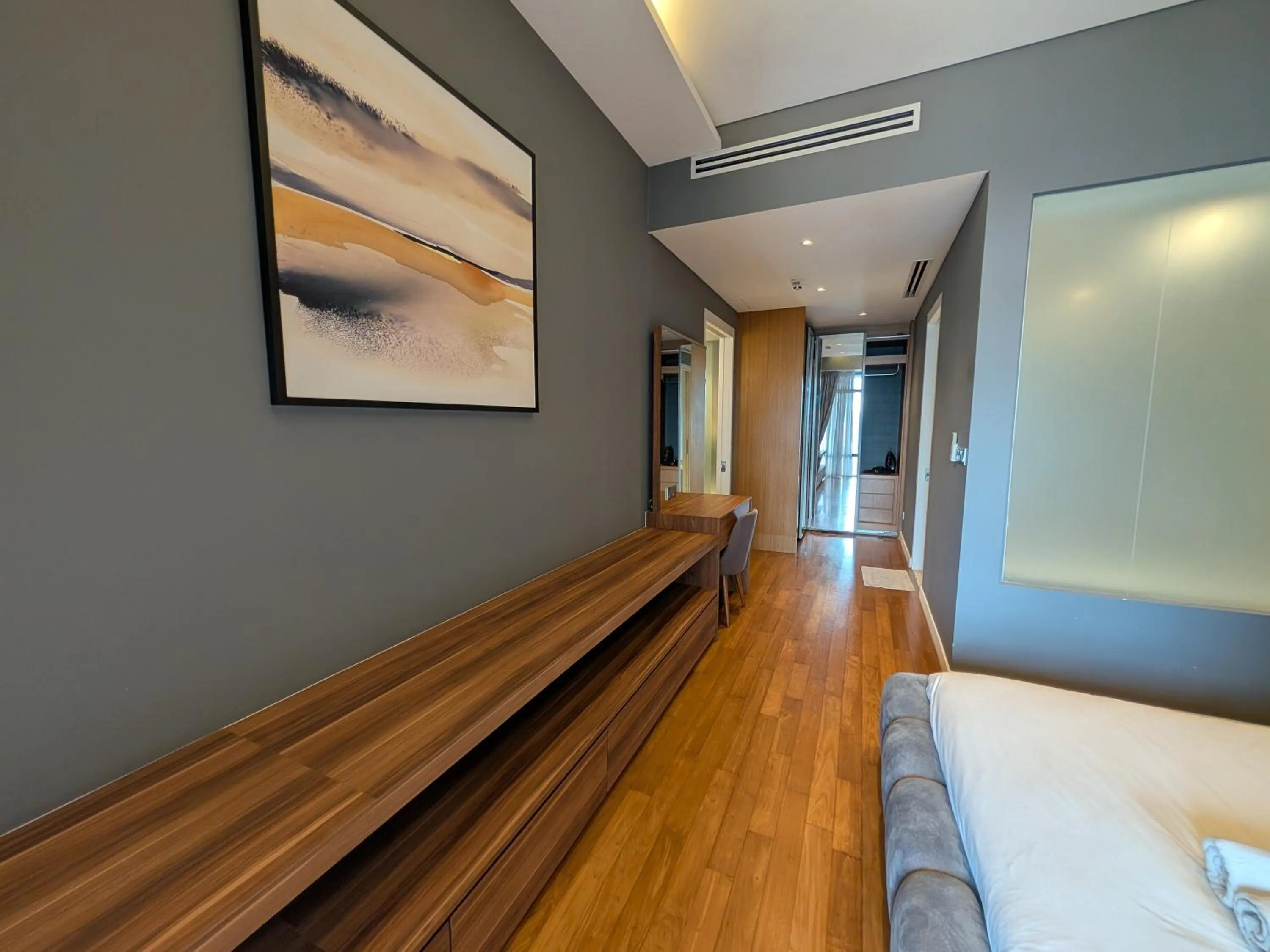 Bed in Leo Guesthouse at Anggun Residence Suite