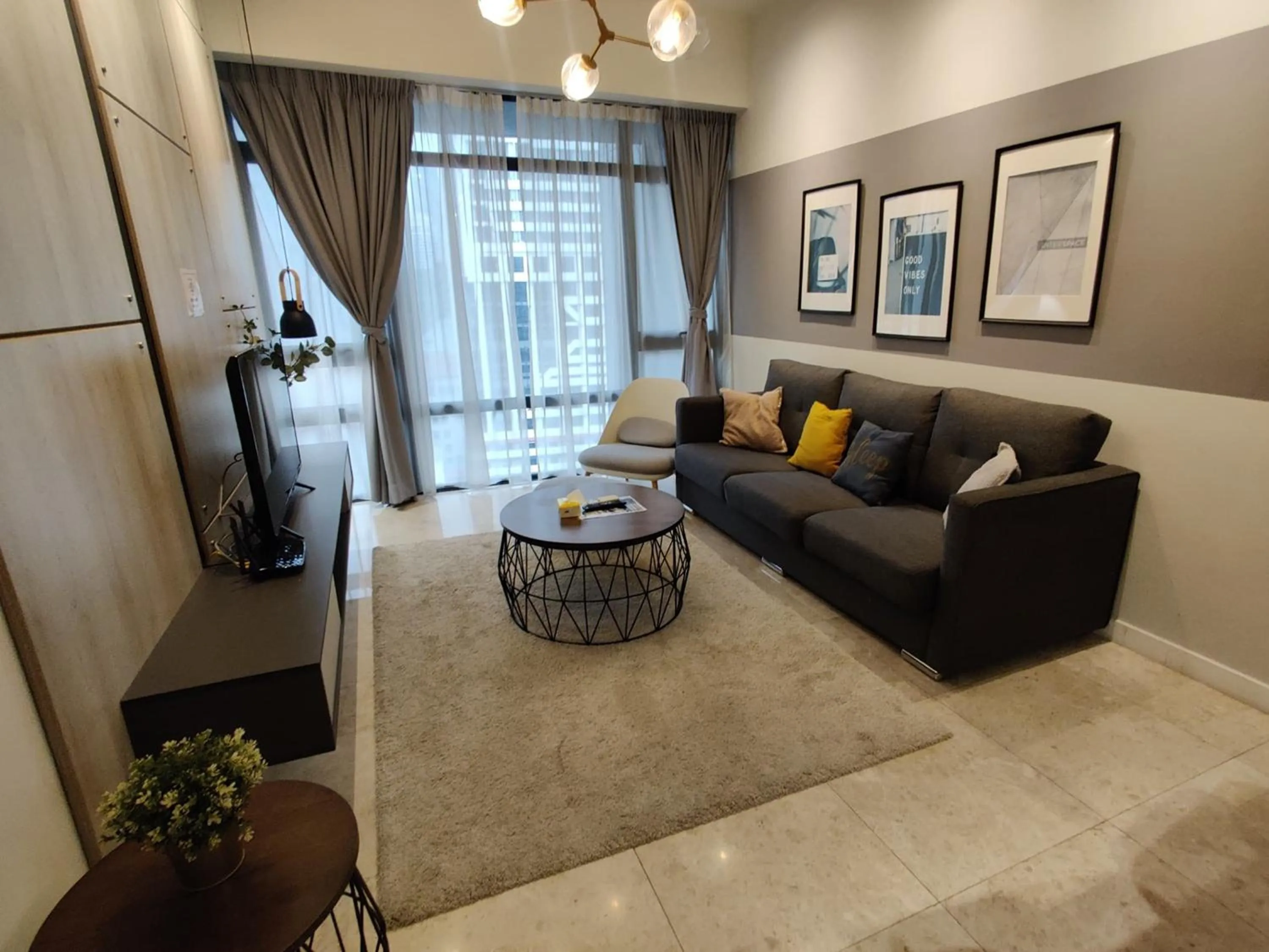 Seating area in Leo Guesthouse at Anggun Residence Suite