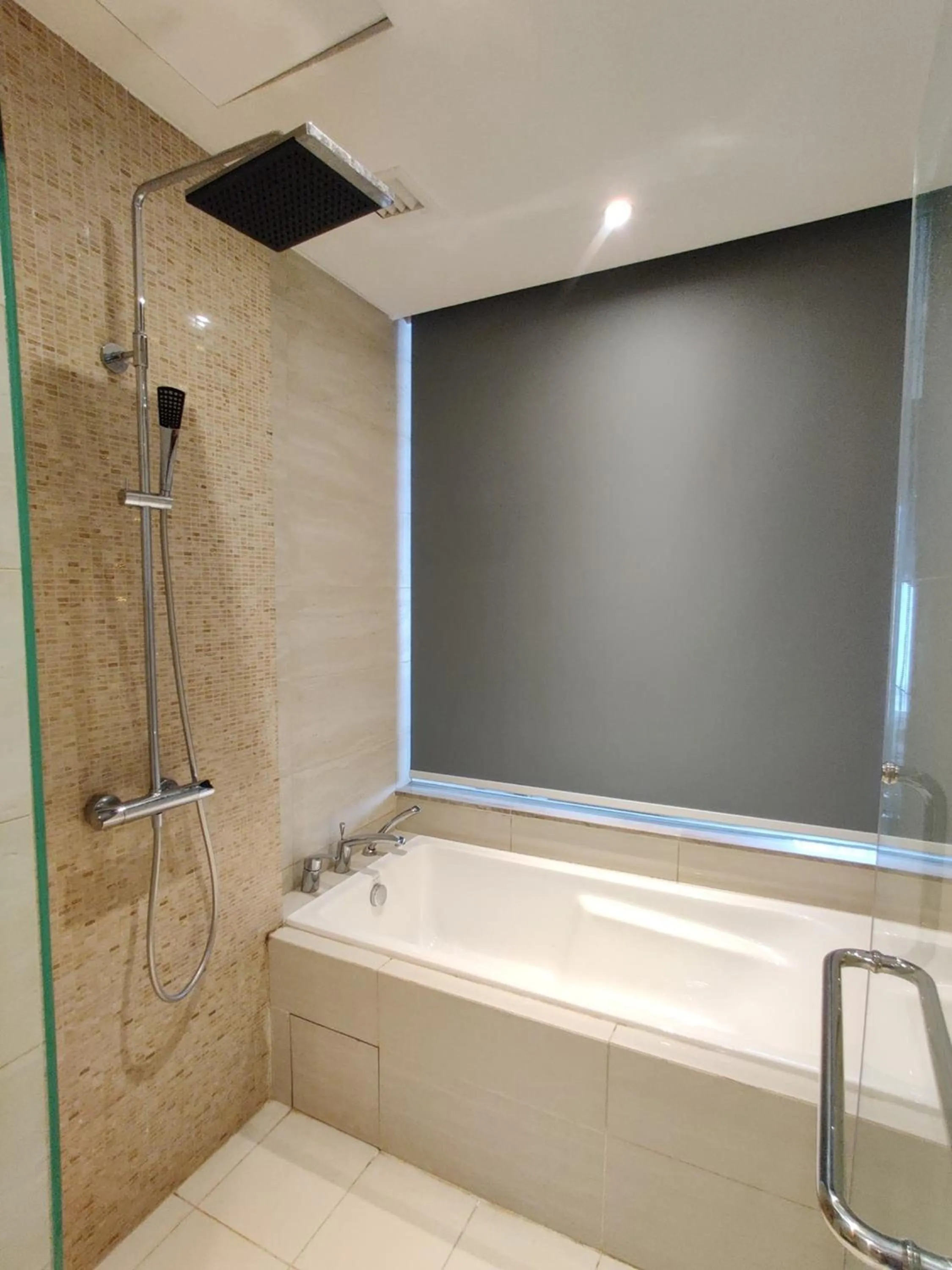 Bathroom in Leo Guesthouse at Anggun Residence Suite