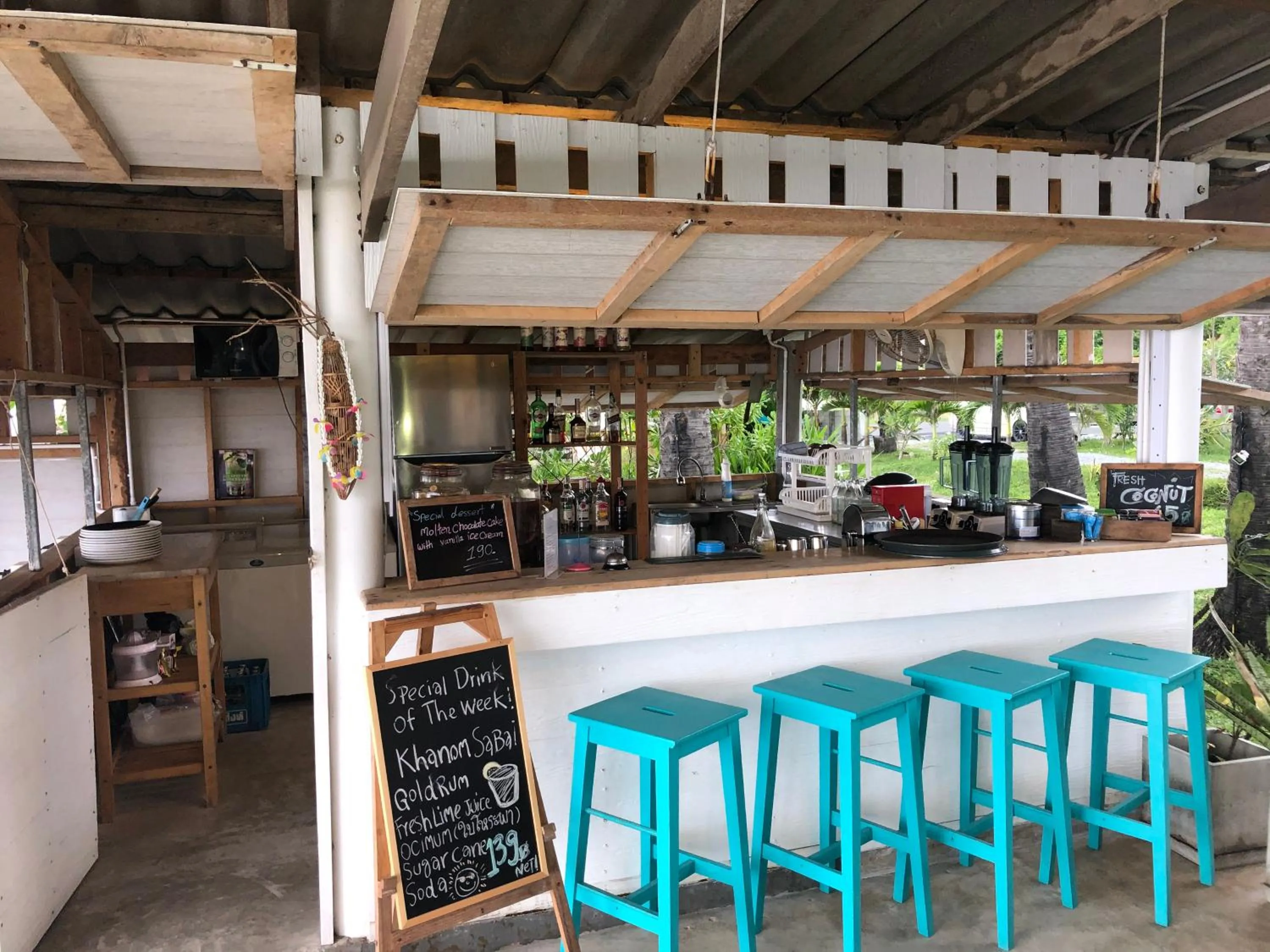 Lounge or bar in Le Petit Saint Tropez