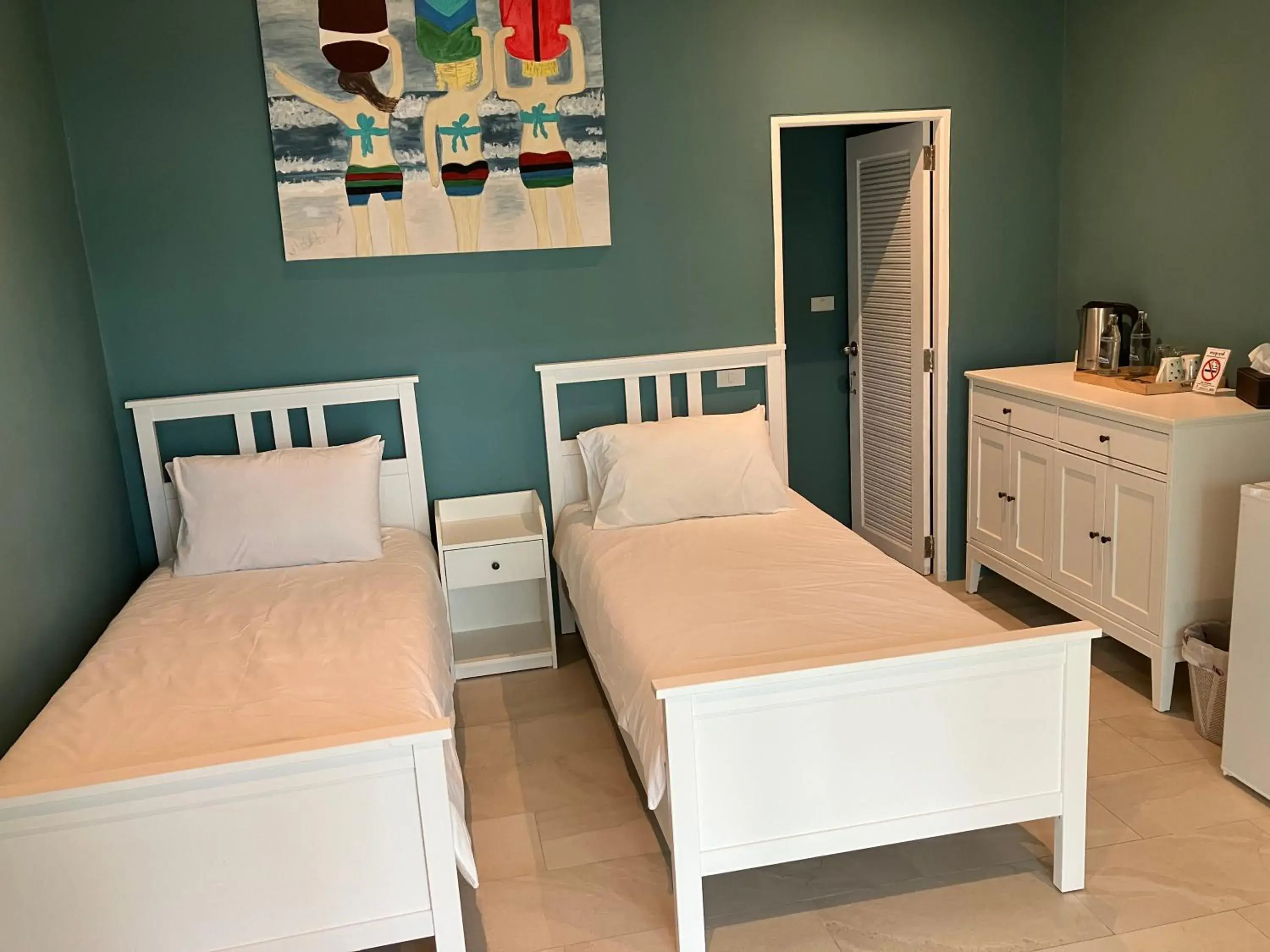 Bungalow - With Sea View in Le Petit Saint Tropez Bungalow - With Sea View in Le Petit Saint Tropez