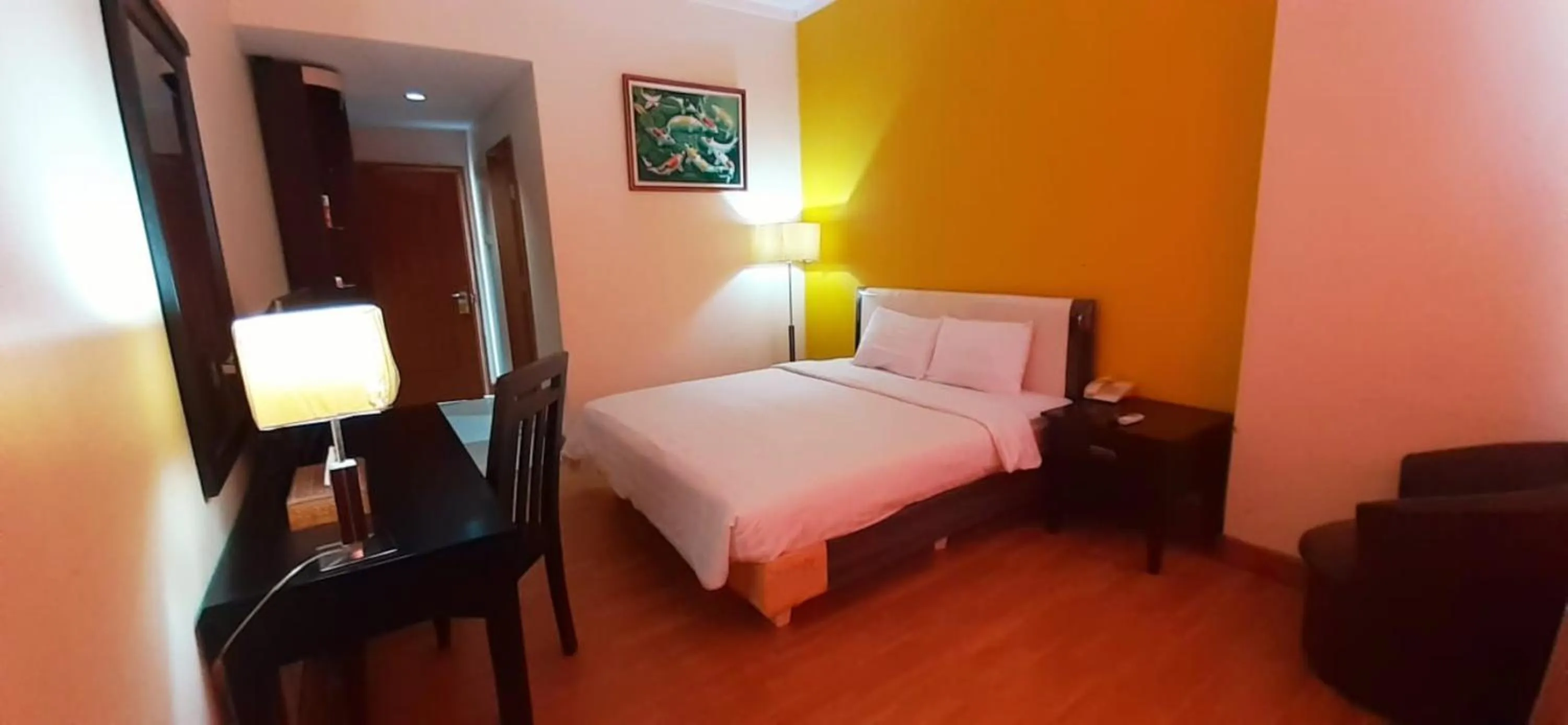 Bedroom, Bed in Hotel Prasasti Pacitan