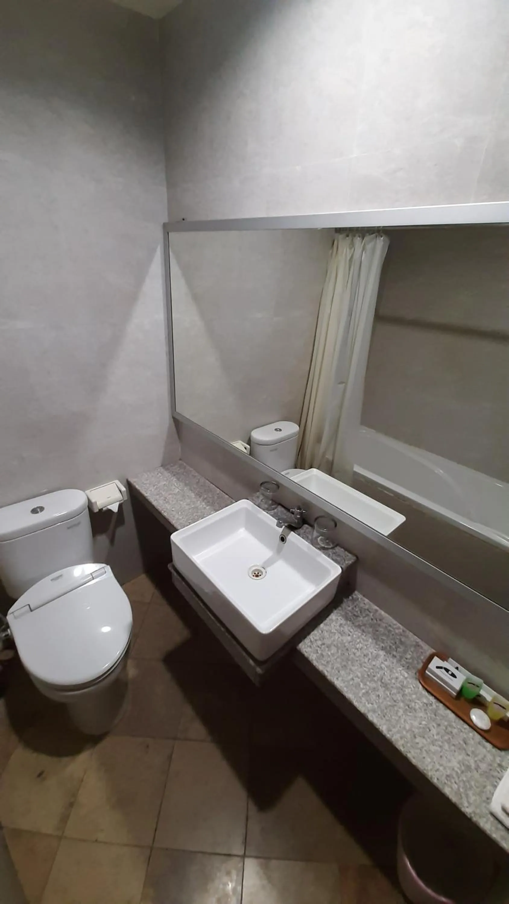 Toilet in Hotel Prasasti Pacitan