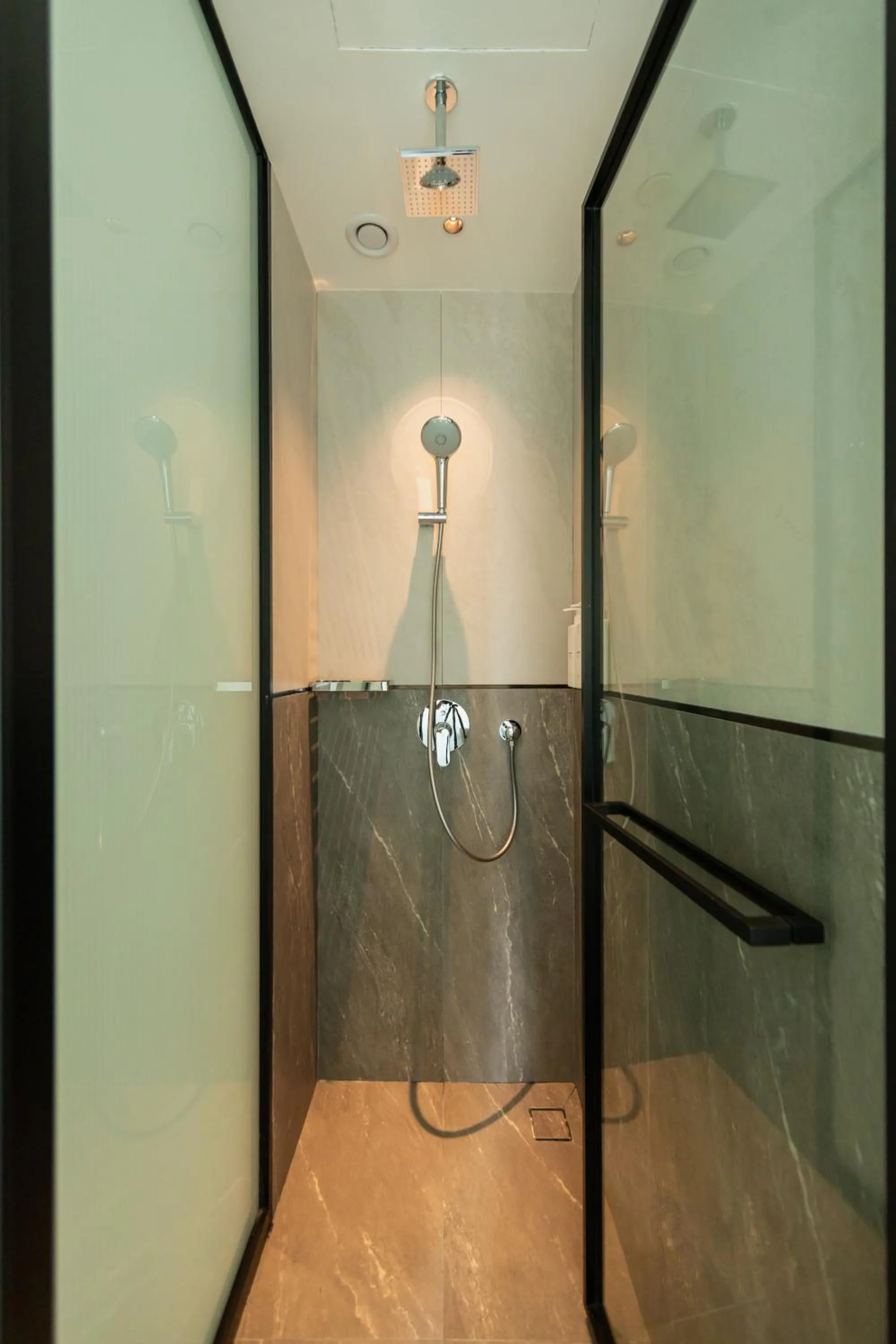 Shower in Hotel Waterloo Singapore - Handwritten Collection