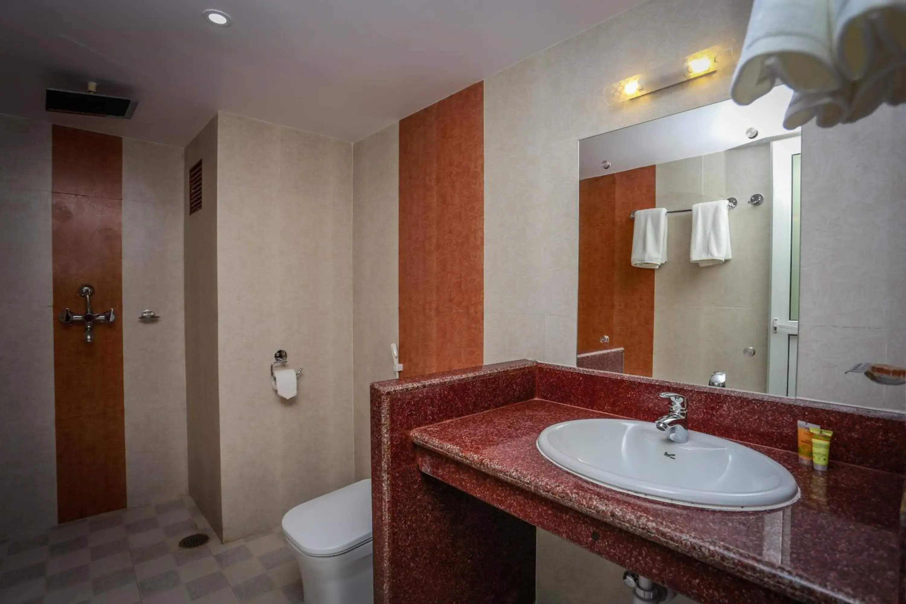 Deluxe Twin Room in Pokhara Choice Inn Deluxe Twin Room in Pokhara Choice Inn