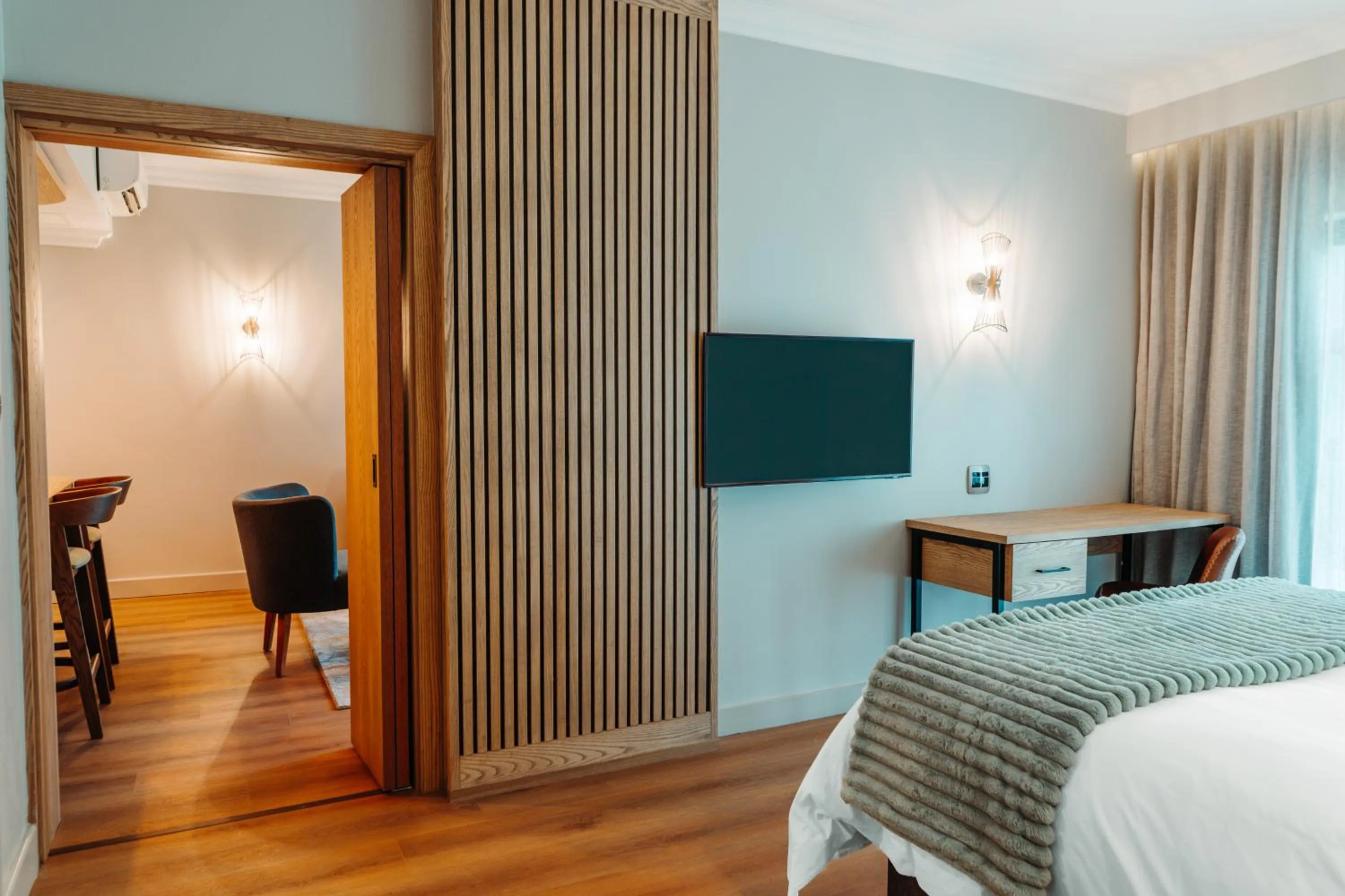 Bedroom, Bed in Emerald Resort & Casino