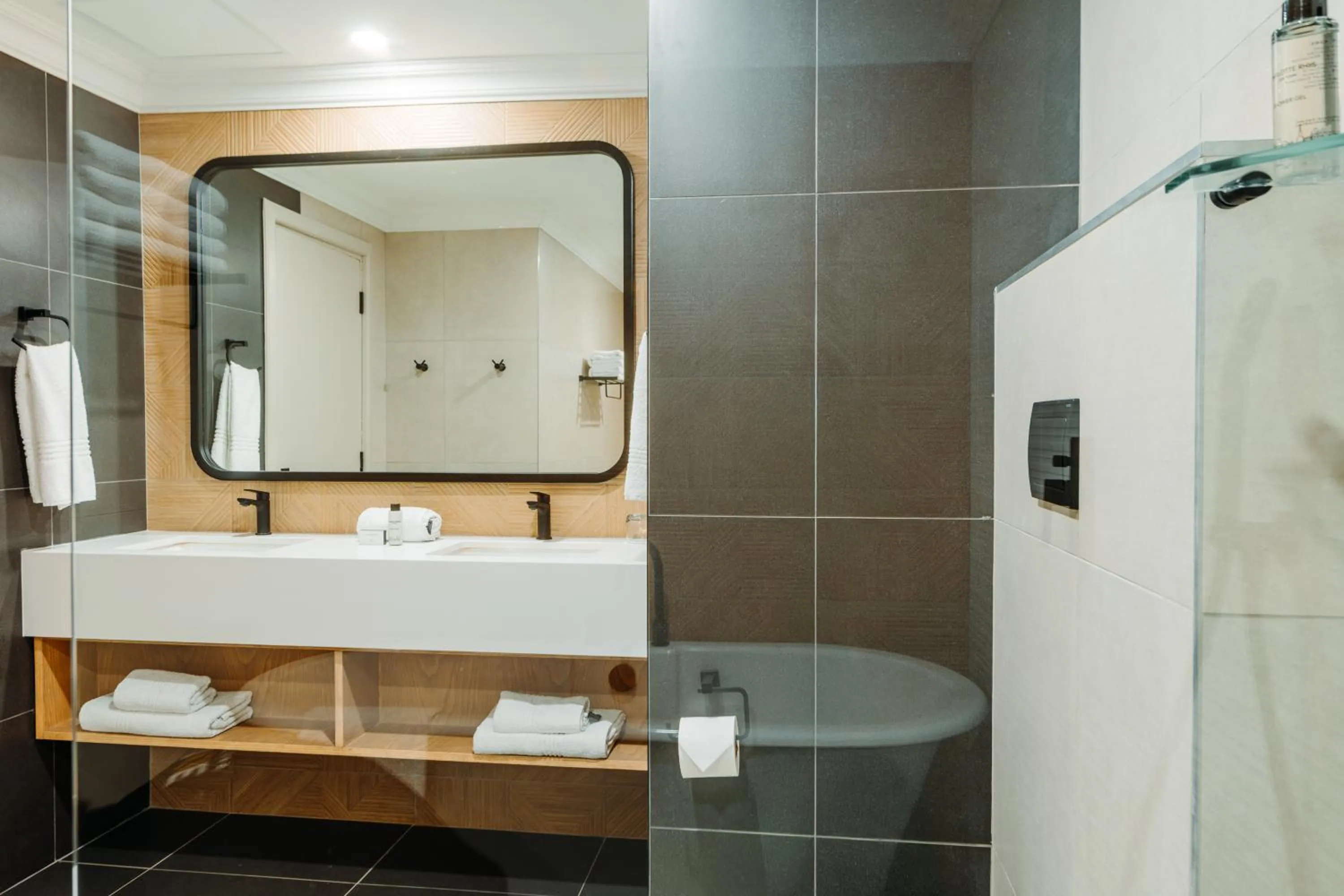 Bathroom in Emerald Resort & Casino