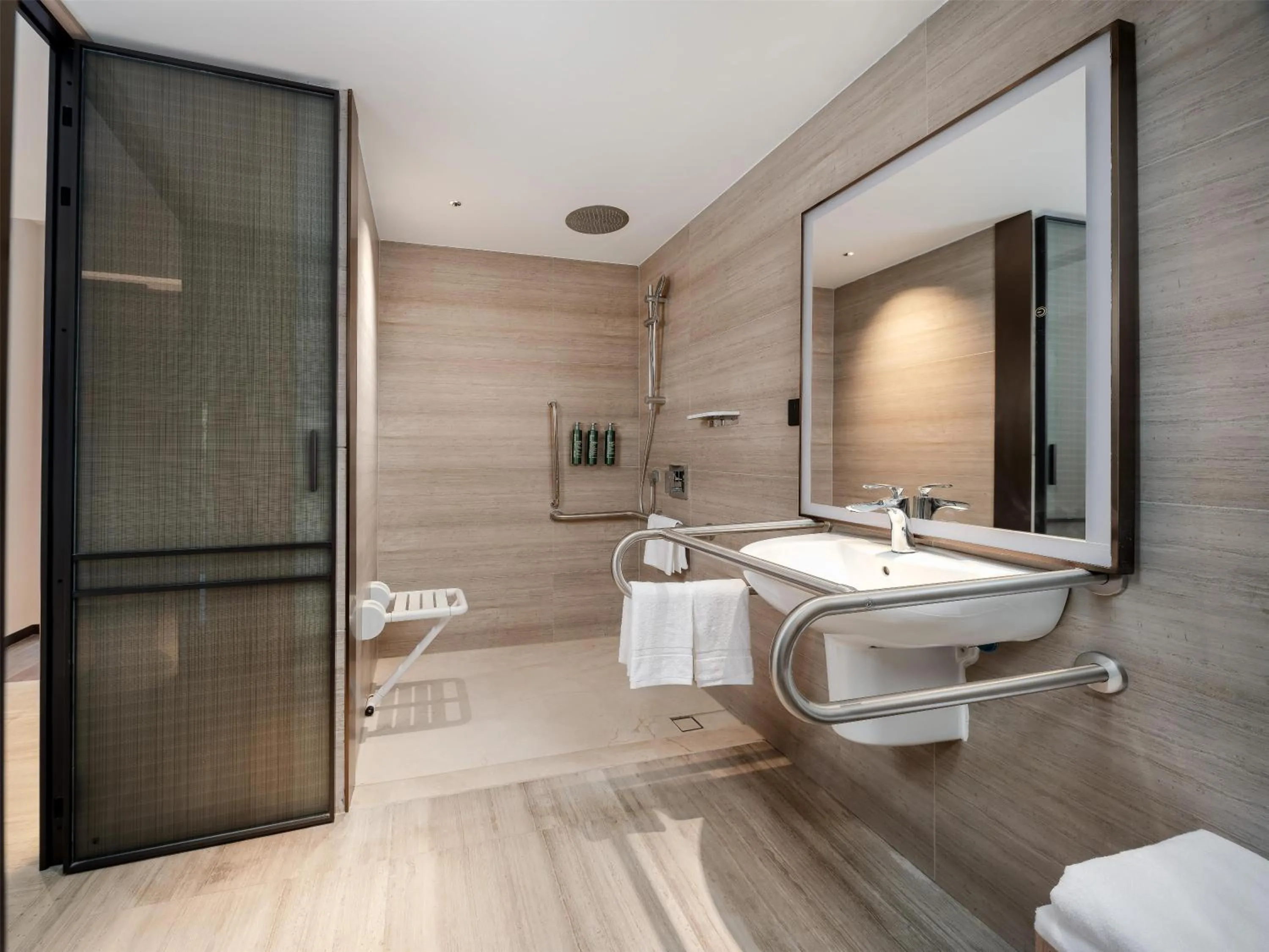 Bathroom in Hilton Garden Inn Zhoushan Mount Putuo