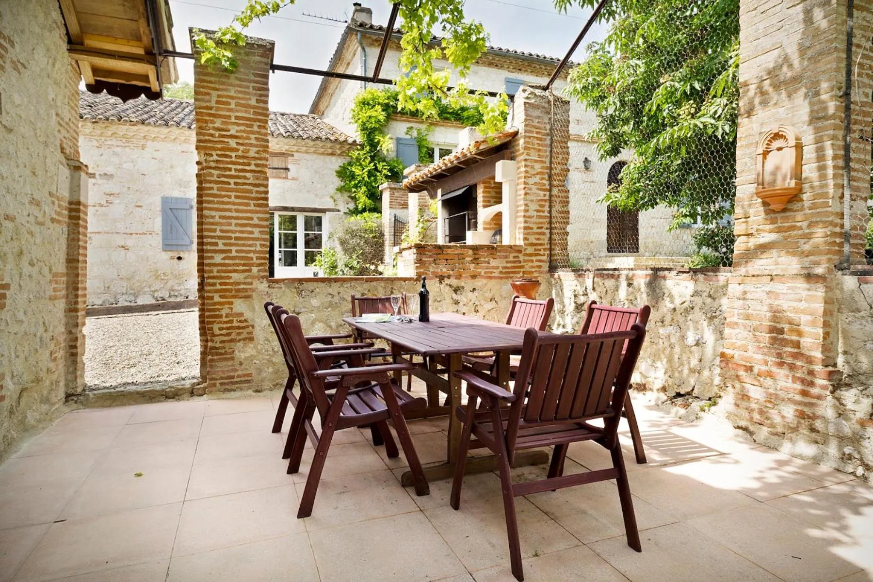 Patio in Le Farat Bed & Breakfast