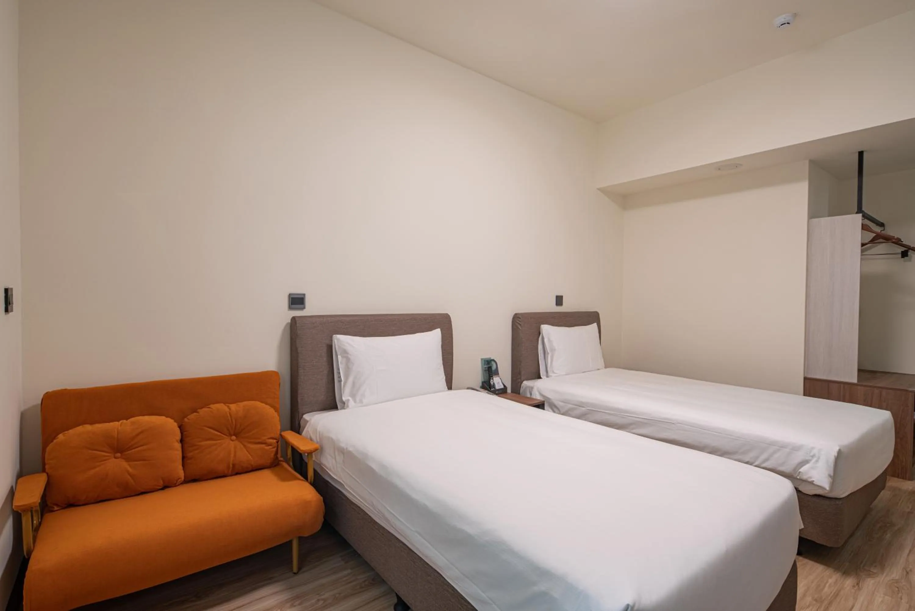 Photo of the whole room, Bed in Water Woods Inn