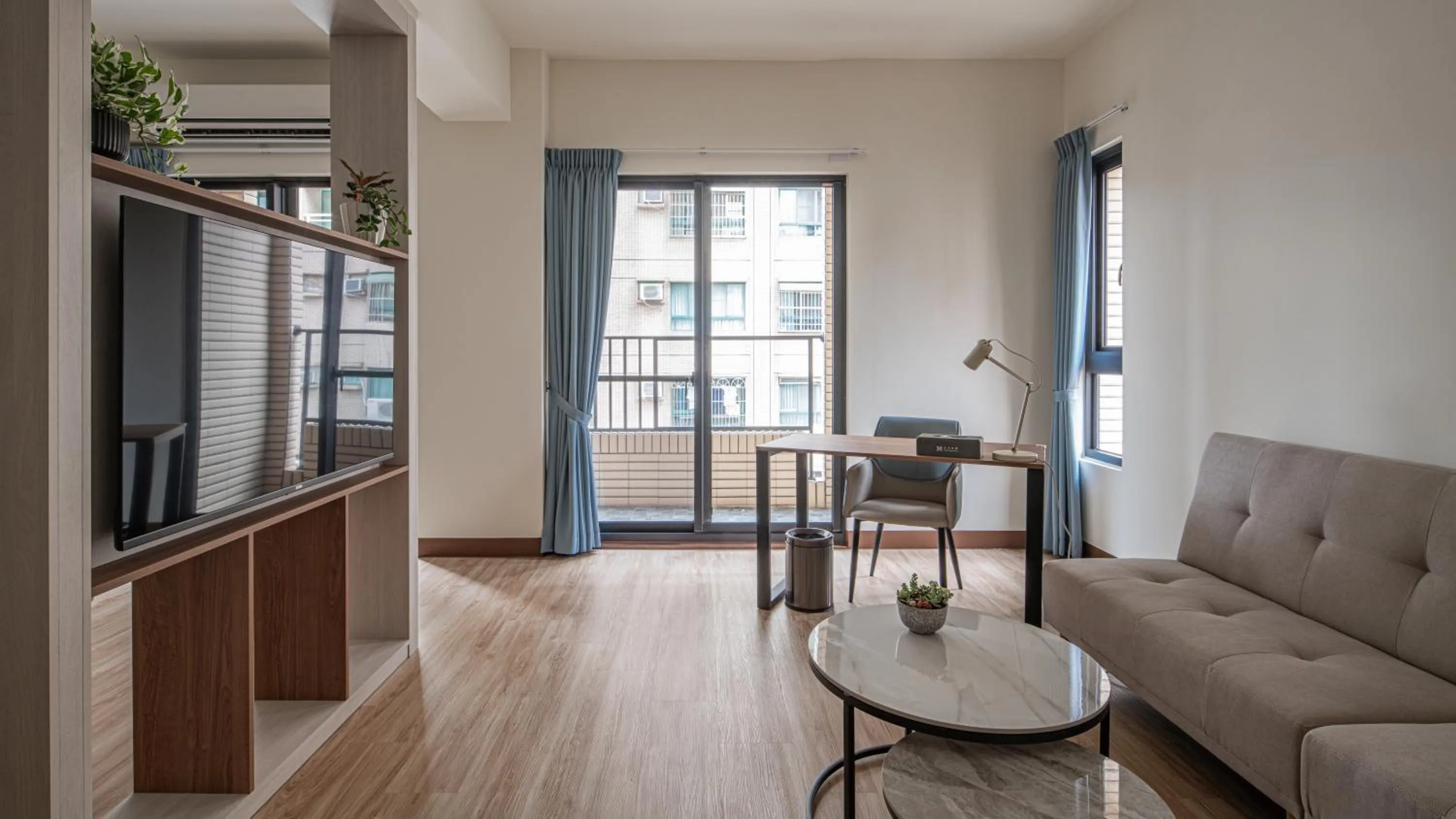 Living room in Water Woods Inn