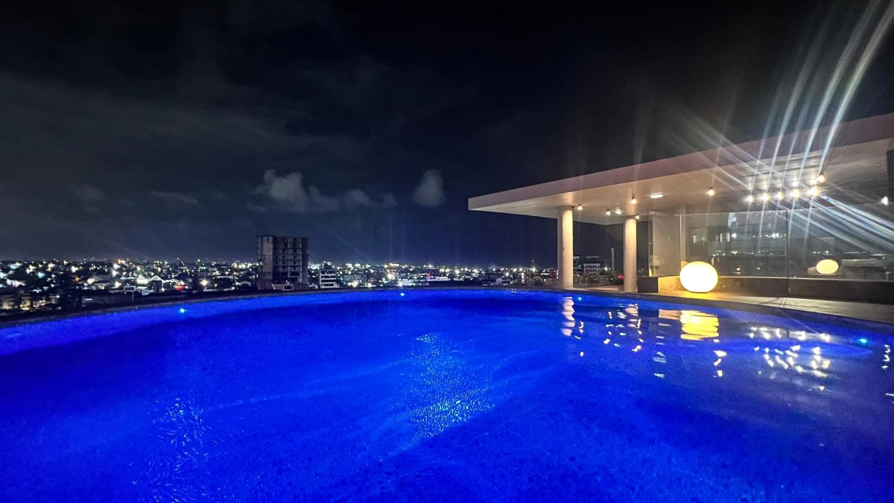 Night in Anthonian Suites