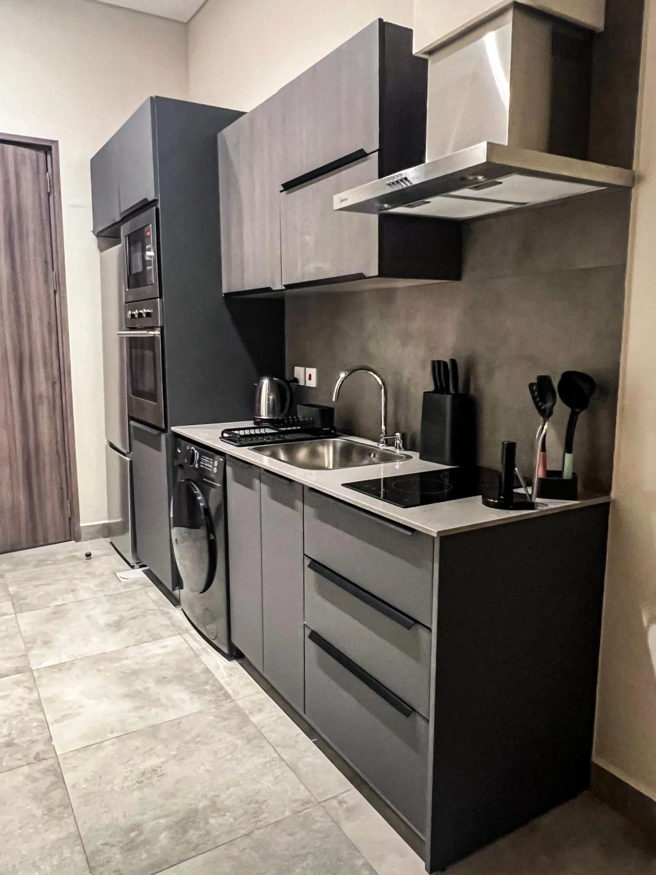 Coffee/tea facilities in Anthonian Suites