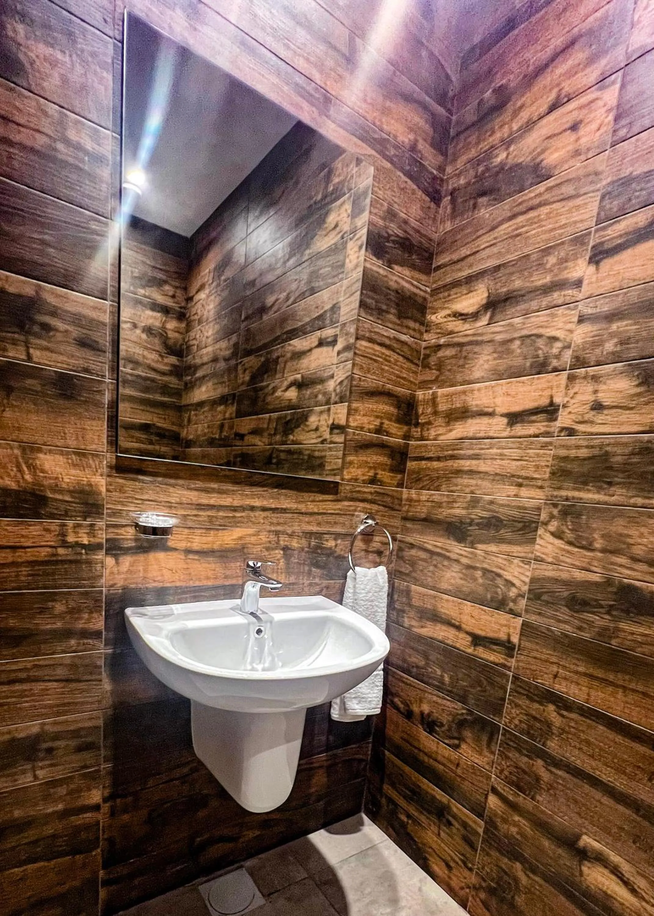 Bathroom in Anthonian Suites